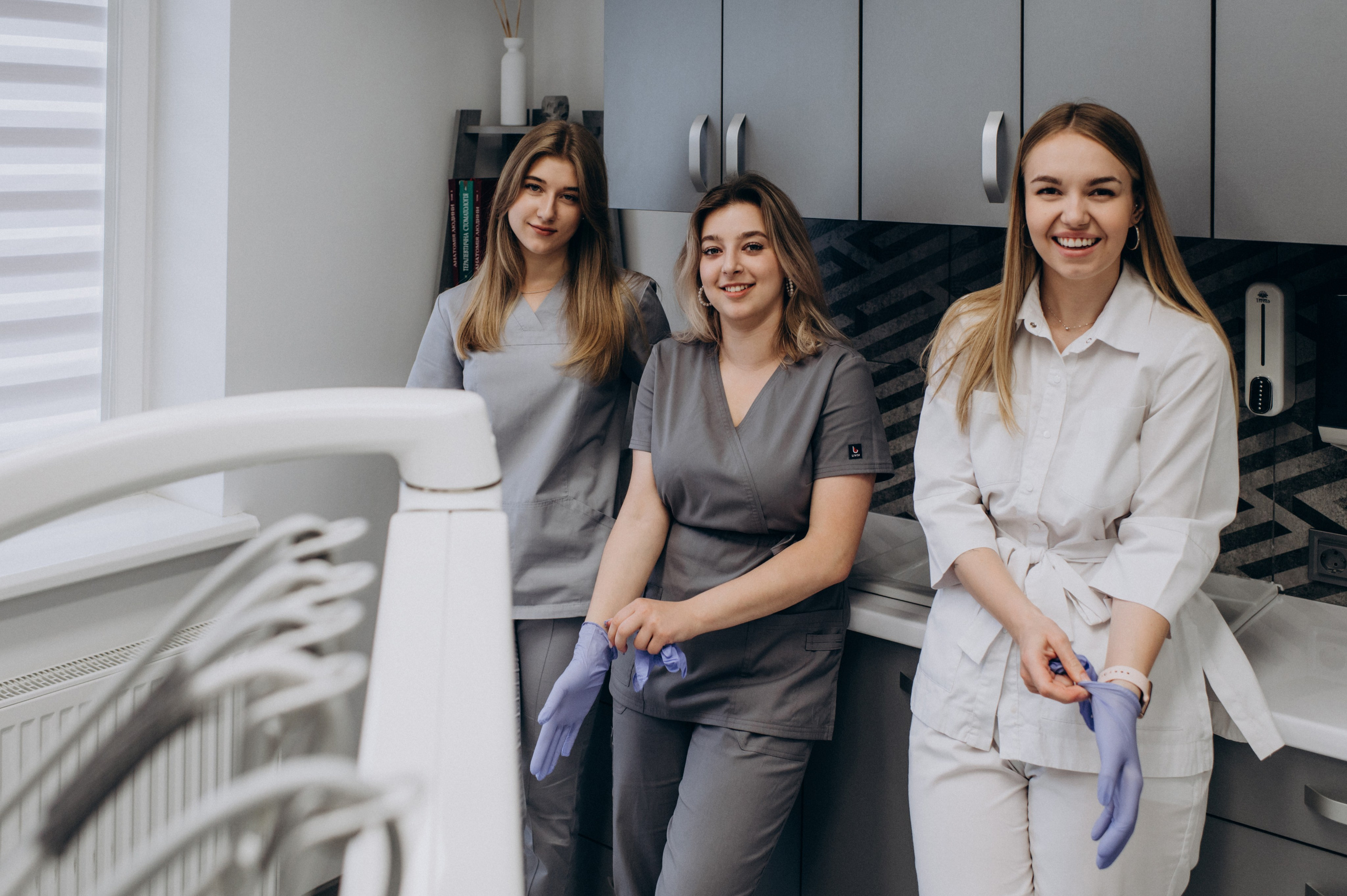 Фотосесія стоматології, зйомка стоматологічної клініки, контент для стоматолога. Сімейний, дитячий та індивідуальний фотограф в м. Тернопіль, м. Львів