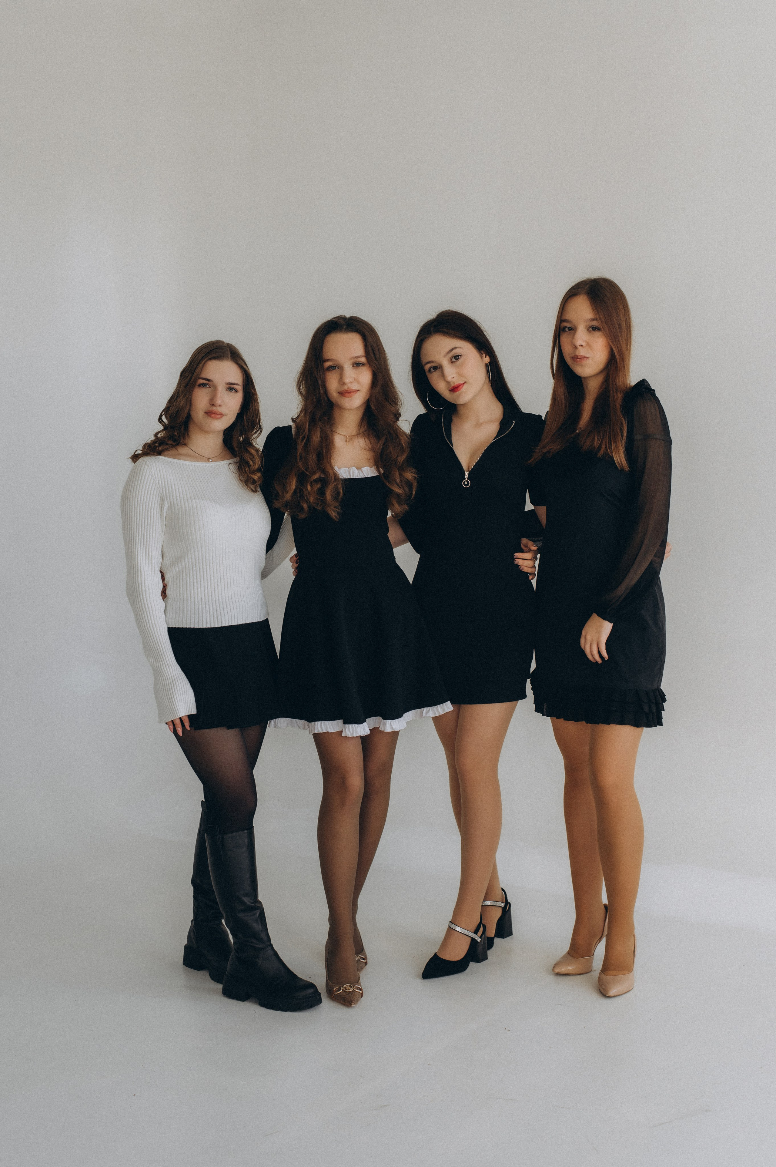 Фотосесія випускників, фотосесія на віньєтки Тернопіль, випускники Тернопіль, випуск 2025. Сімейний, дитячий та індивідуальний фотограф в м. Тернопіль, м. Львів