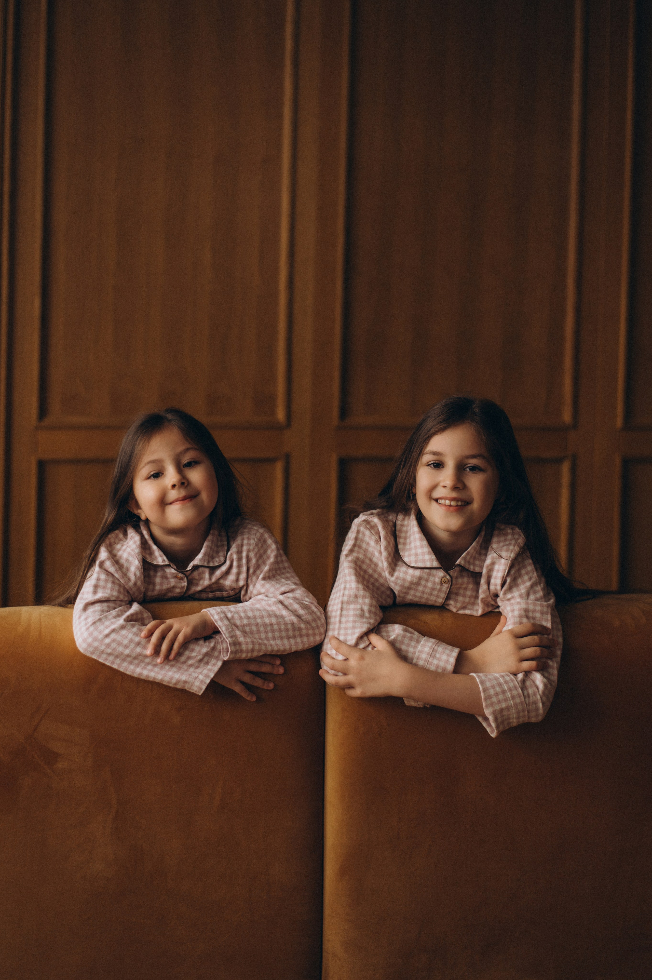 Фотосесія сестричок Тернопіль, зйомка сестрички, сімейний фотограф Тернопіль, портретний фотограф Тернопіль, фотосесія дітей. Сімейний, дитячий та індивідуальний фотограф в м. Тернопіль, м. Львів