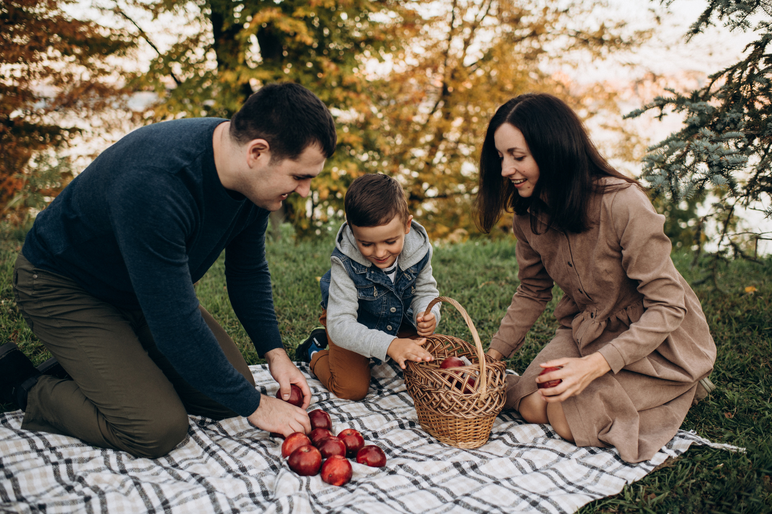 Сімейна фотосесія. Сімейний, дитячий та індивідуальний фотограф в м. Тернопіль, м. Львів