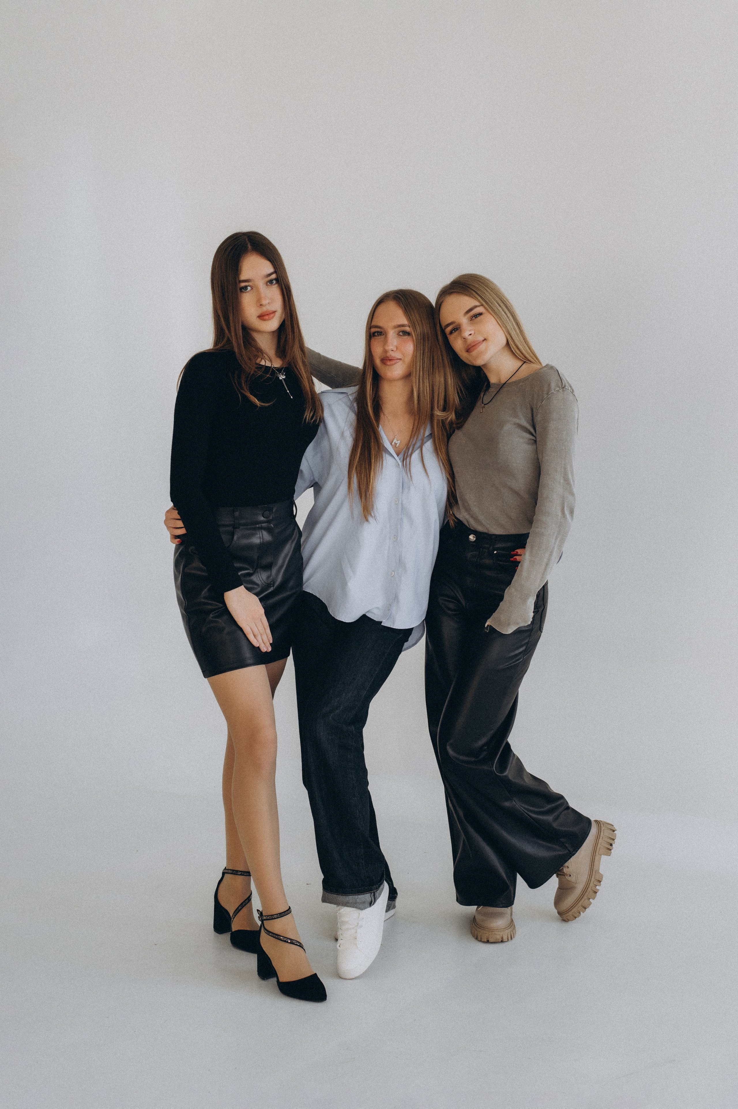 Фотосесія випускників, фотосесія на віньєтки Тернопіль, випускники Тернопіль, випуск 2025. Сімейний, дитячий та індивідуальний фотограф в м. Тернопіль, м. Львів