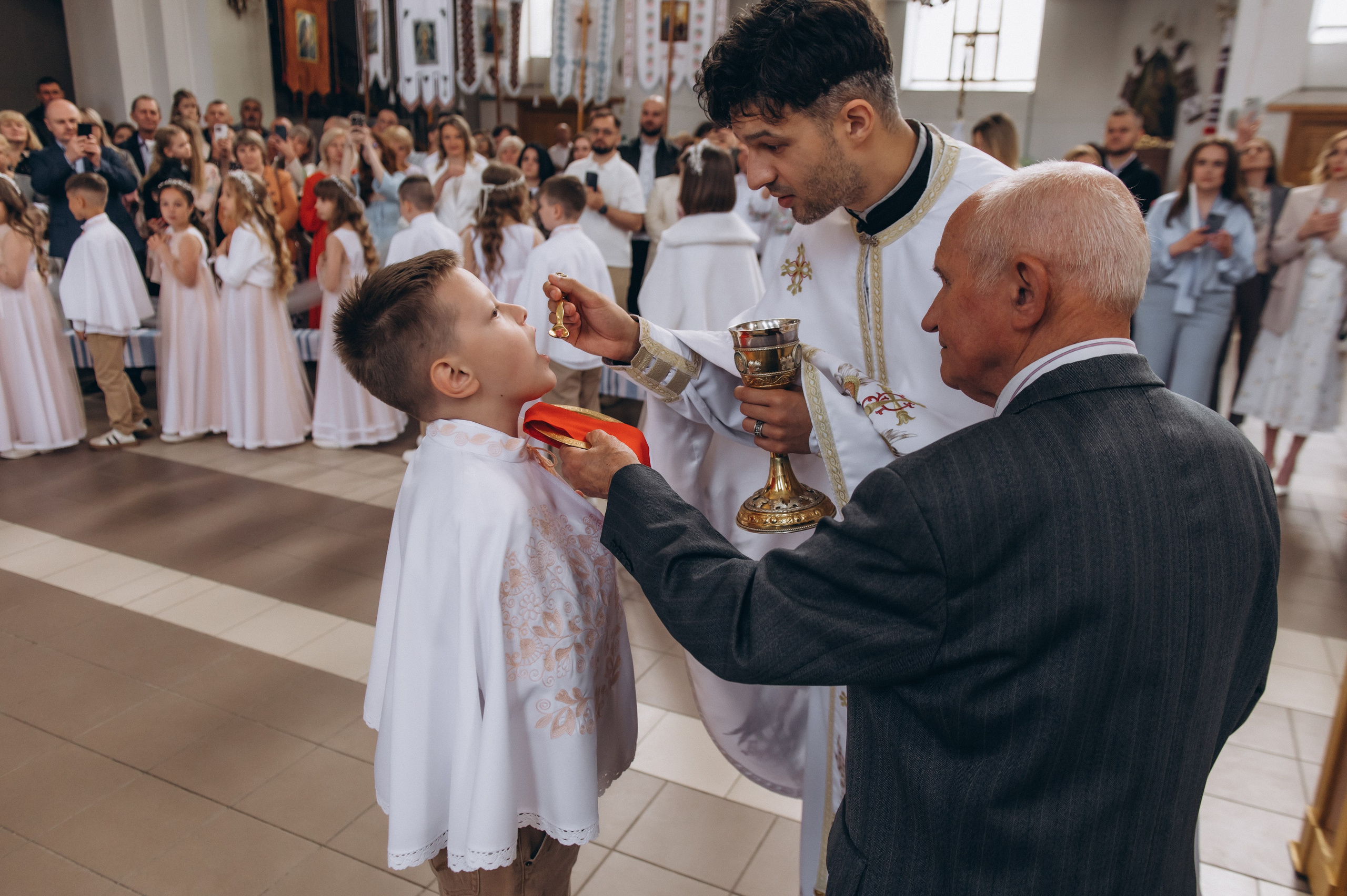 Фотосесія Причастя Тернопіль, зйомка Причастя, фотограф на Причастя Тернопіль, Причастя Львів, Причастя церква Михаїла Тернопіль. Сімейний, дитячий та індивідуальний фотограф в м. Тернопіль, м. Львів