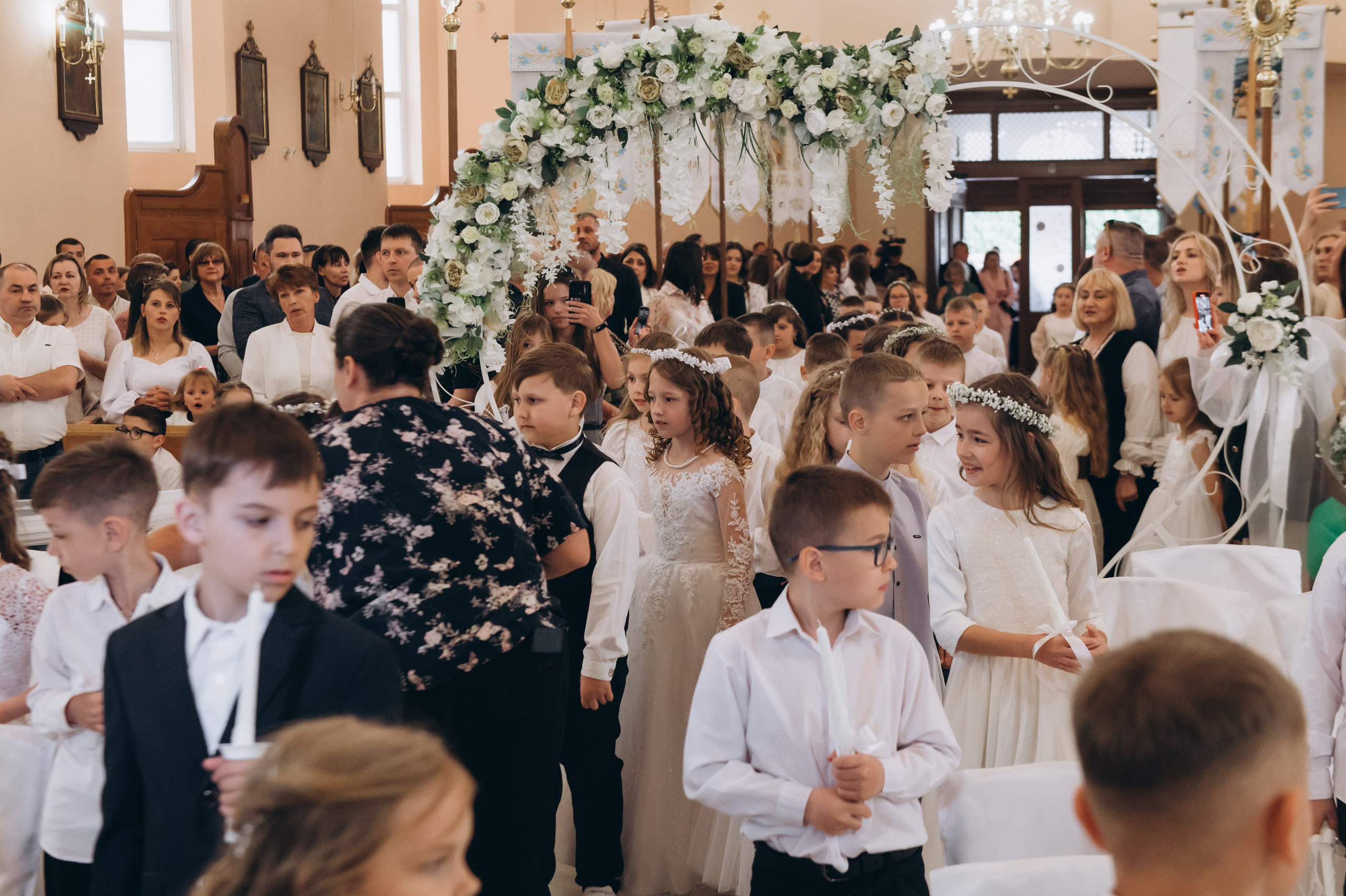 Фотосесія Причастя Тернопіль, зйомка Причастя, фотограф на Причастя Тернопіль, Причастя Львів, церква Петра і Павла. Сімейний, дитячий та індивідуальний фотограф в м. Тернопіль, м. Львів