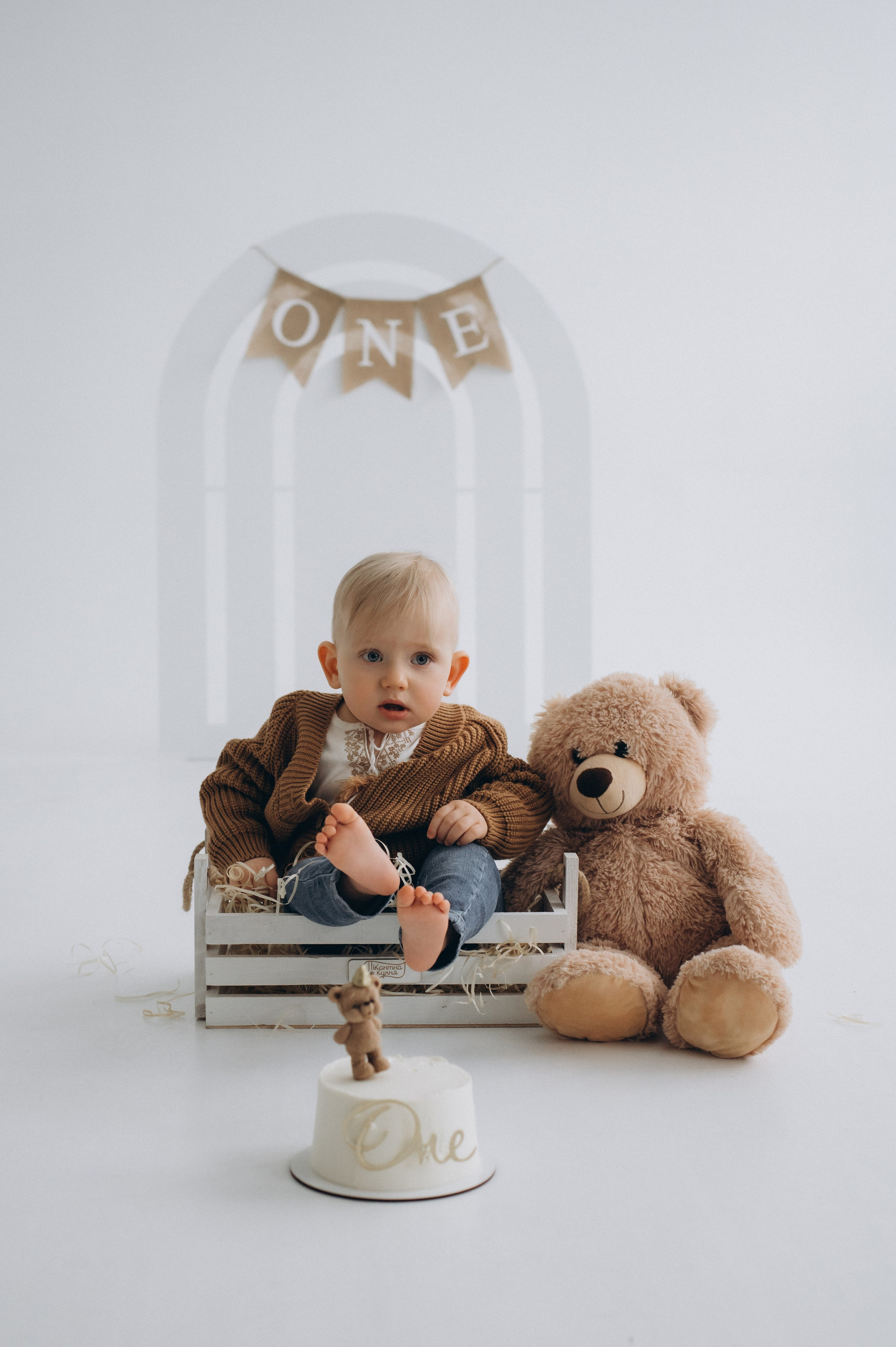 Зйомка дня народження дитини, фотосесія 1 рік Тернопіль, сімейний фотограф Тернопіль, сімейна фотосесія Тернопіль, перший тортик малюка. Сімейний, дитячий та індивідуальний фотограф в м. Тернопіль, м. Львів