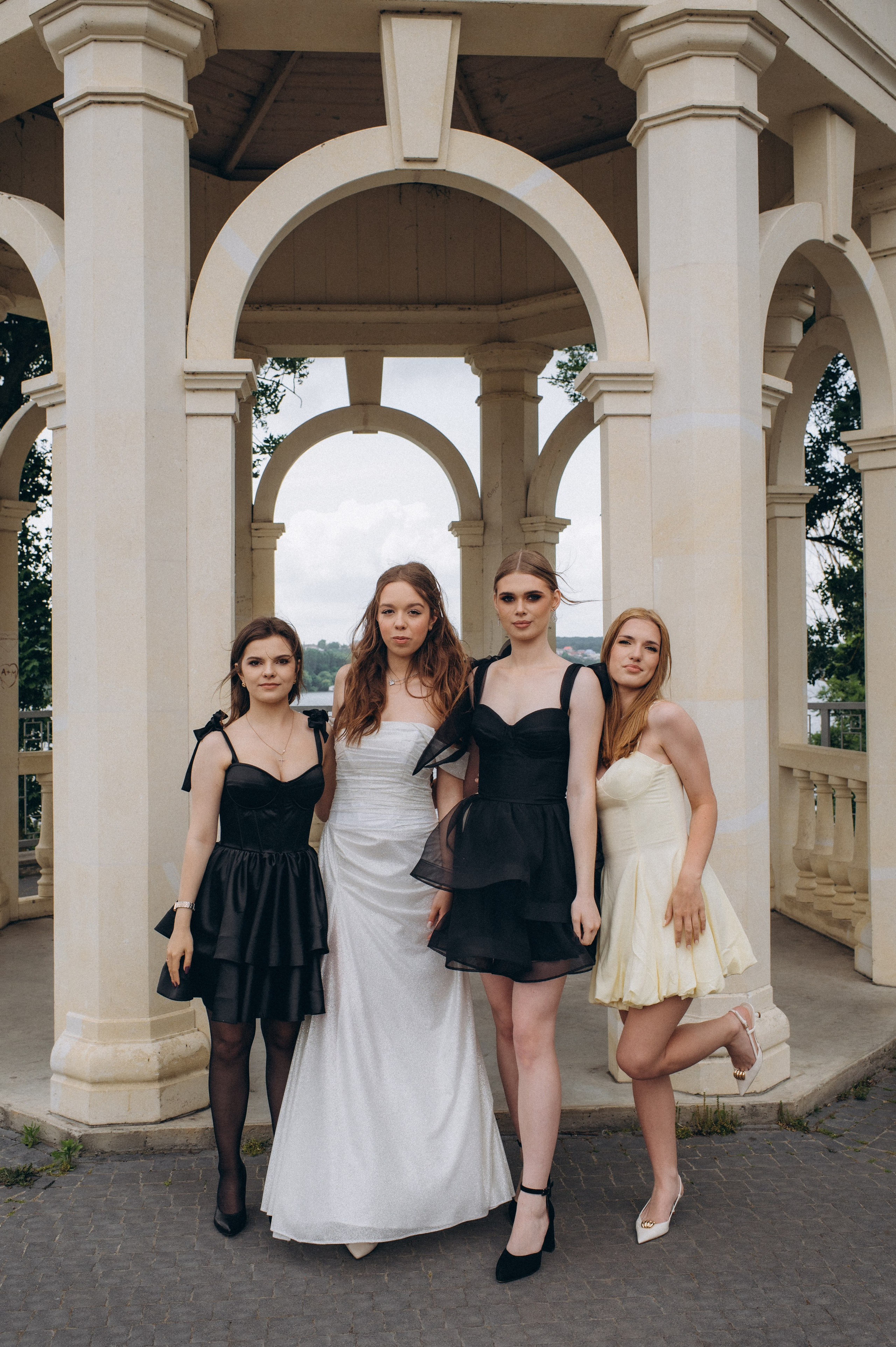 Випускники 2025, фотосесія випускного Тернопіль, фотосесія випускників Тернопіль, зйомка випускного, фотосесія випускного. Сімейний, дитячий та індивідуальний фотограф в м. Тернопіль, м. Львів