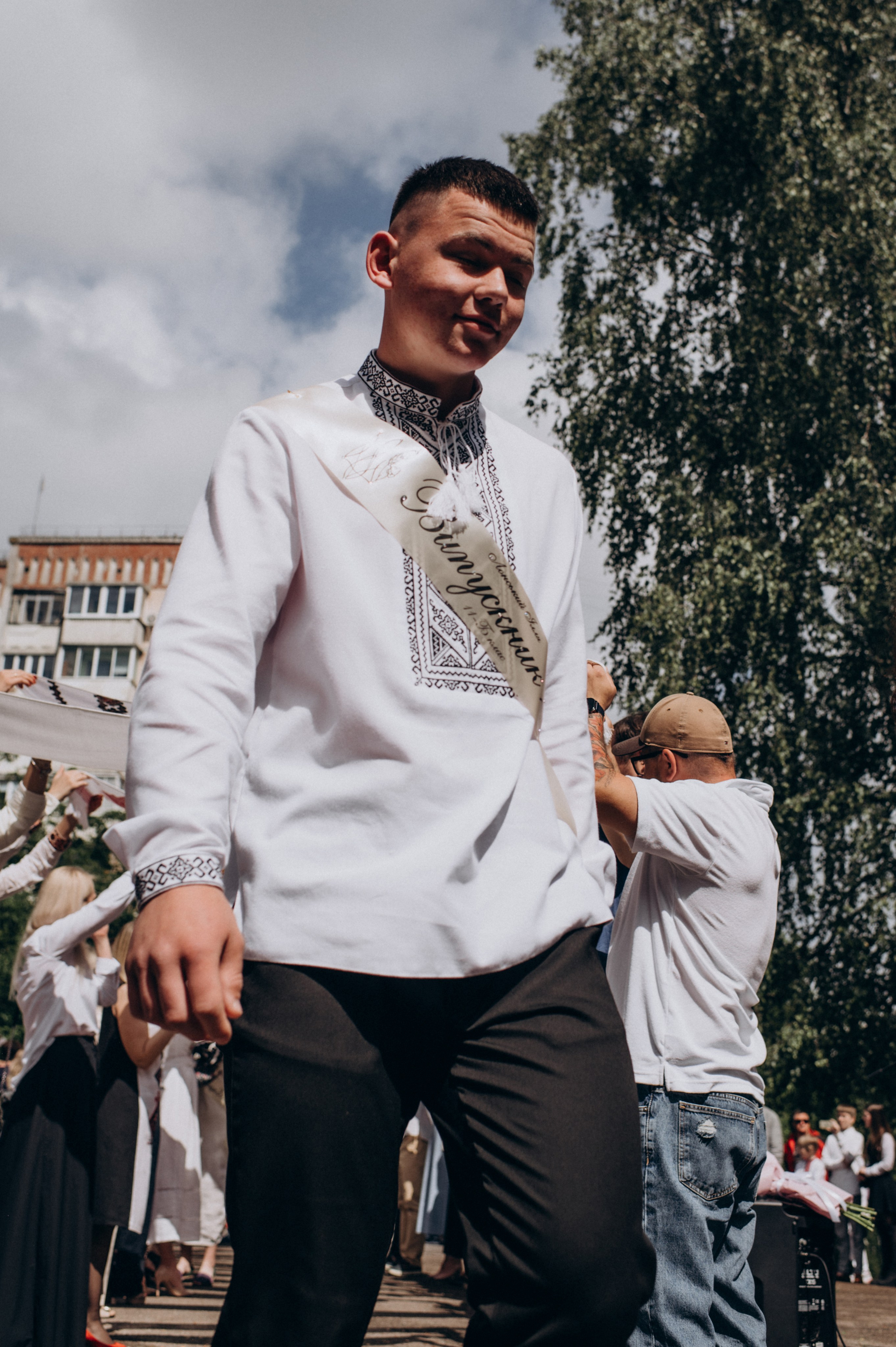 Фотосесія останнього дзвоника, фотосесія випускників Тернопіль, випускний 2024. Сімейний, дитячий та індивідуальний фотограф в м. Тернопіль, м. Львів