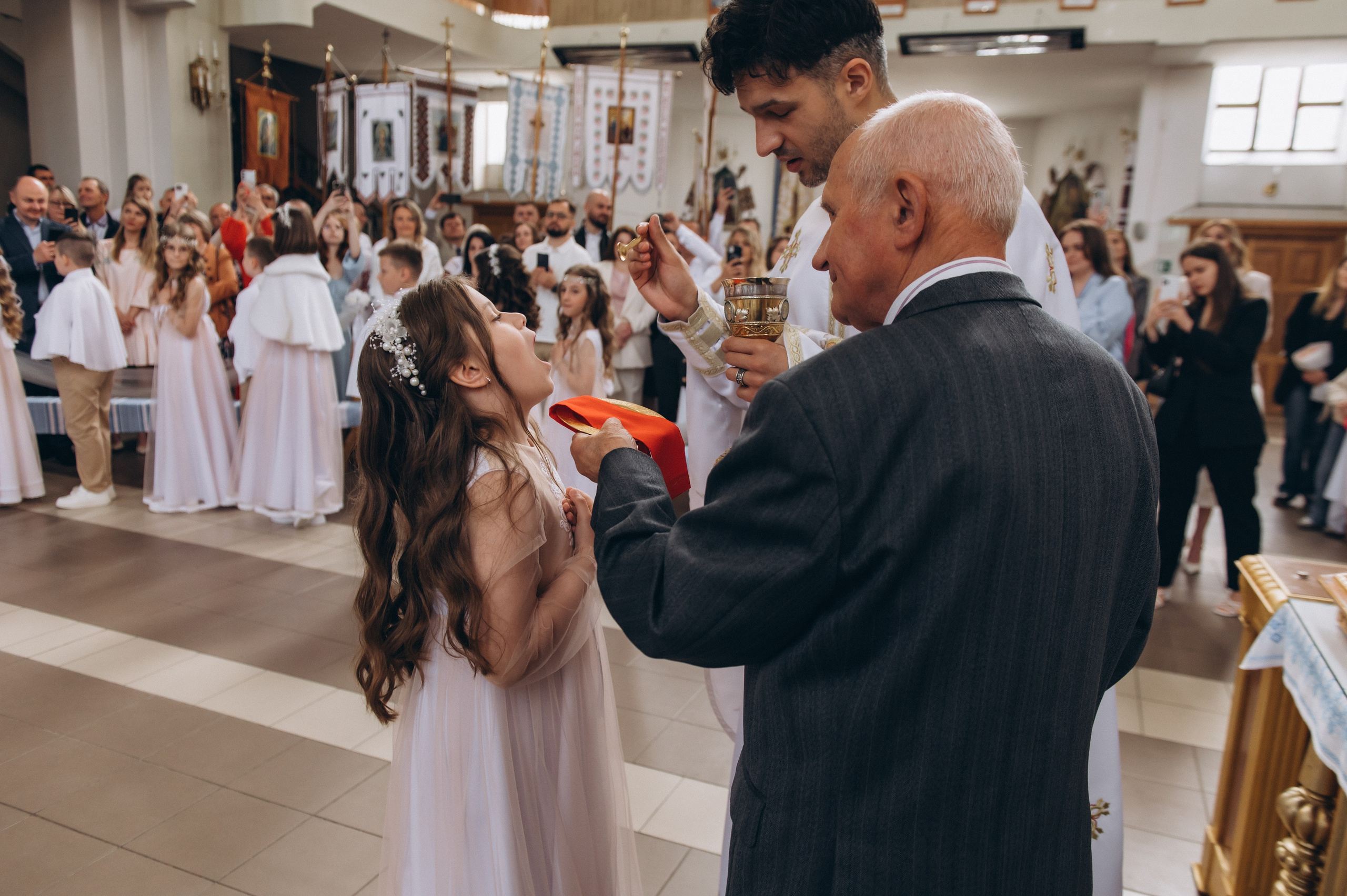 Фотосесія Причастя Тернопіль, зйомка Причастя, фотограф на Причастя Тернопіль, Причастя Львів, Причастя церква Михаїла Тернопіль. Сімейний, дитячий та індивідуальний фотограф в м. Тернопіль, м. Львів