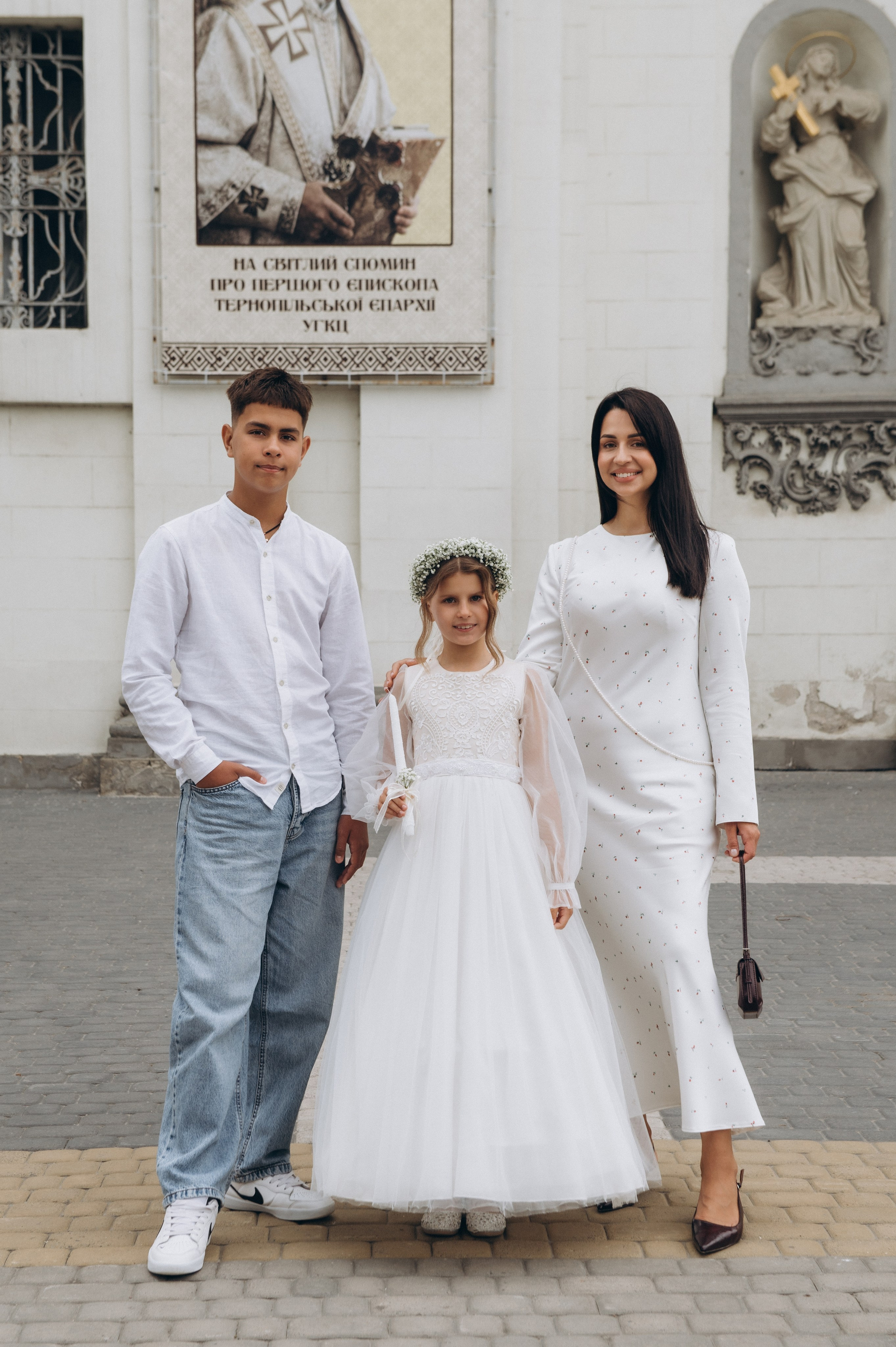 Фотосесія Першого Причастя Тернопіль, фотосесія Причастя Тернопіль, Таїнство Першого Причастя Тернопіль, Катедра Причастя Тернопіль. Сімейний, дитячий та індивідуальний фотограф в м. Тернопіль, м. Львів