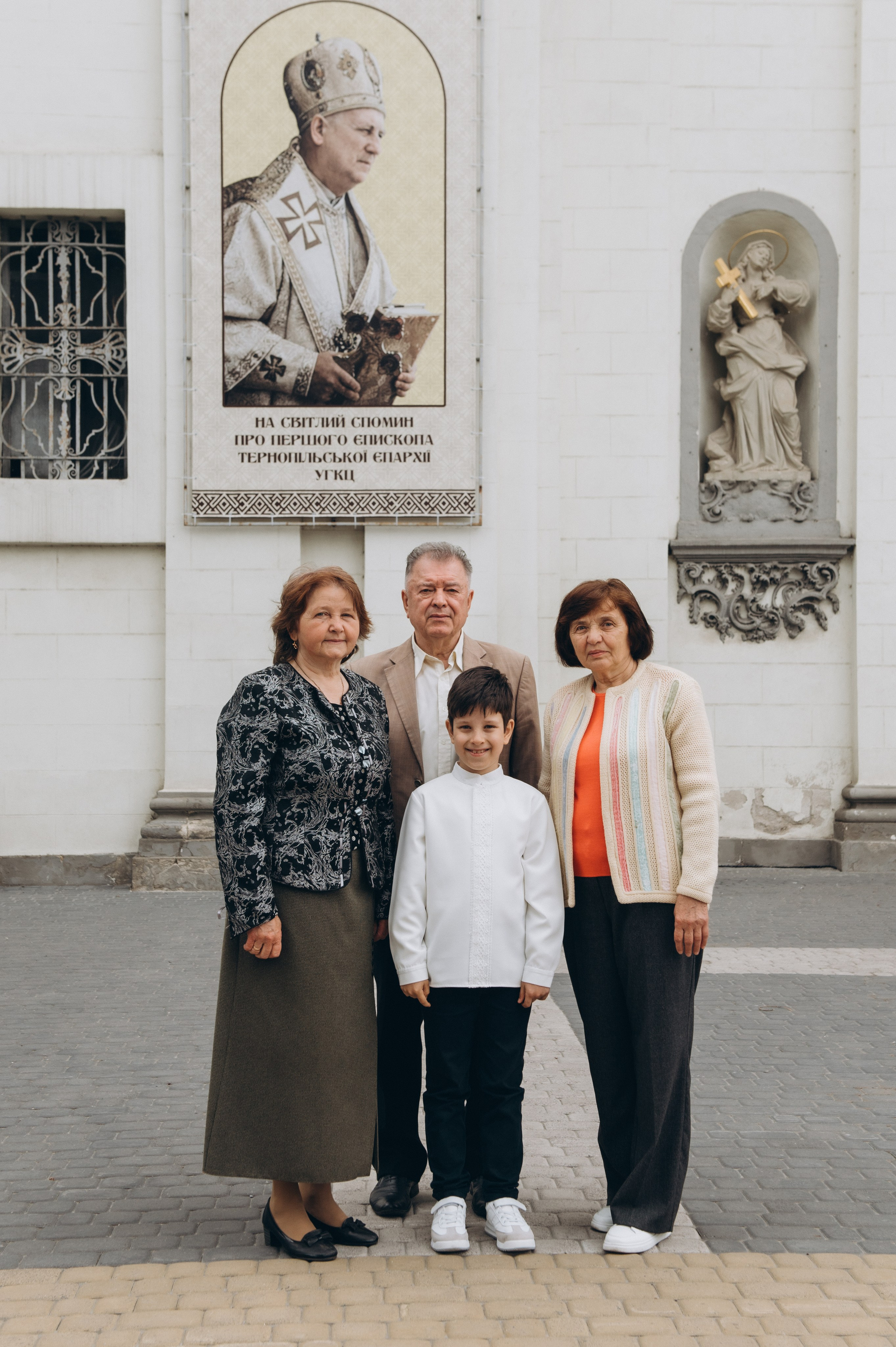 Фотосесія Першого Причастя Тернопіль, фотосесія Причастя Тернопіль, Таїнство Першого Причастя Тернопіль, Катедра Причастя Тернопіль. Сімейний, дитячий та індивідуальний фотограф в м. Тернопіль, м. Львів
