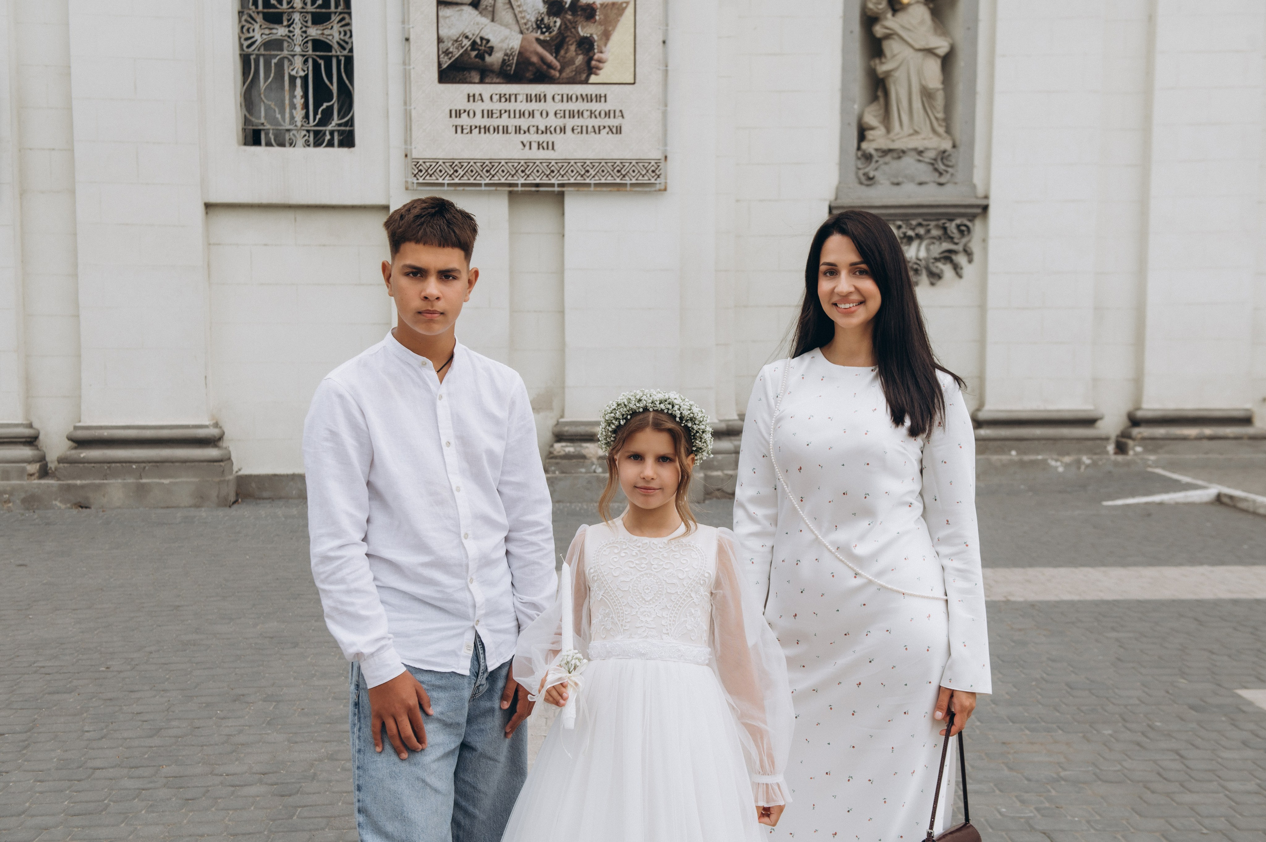 Фотосесія Першого Причастя Тернопіль, фотосесія Причастя Тернопіль, Таїнство Першого Причастя Тернопіль, Катедра Причастя Тернопіль. Сімейний, дитячий та індивідуальний фотограф в м. Тернопіль, м. Львів