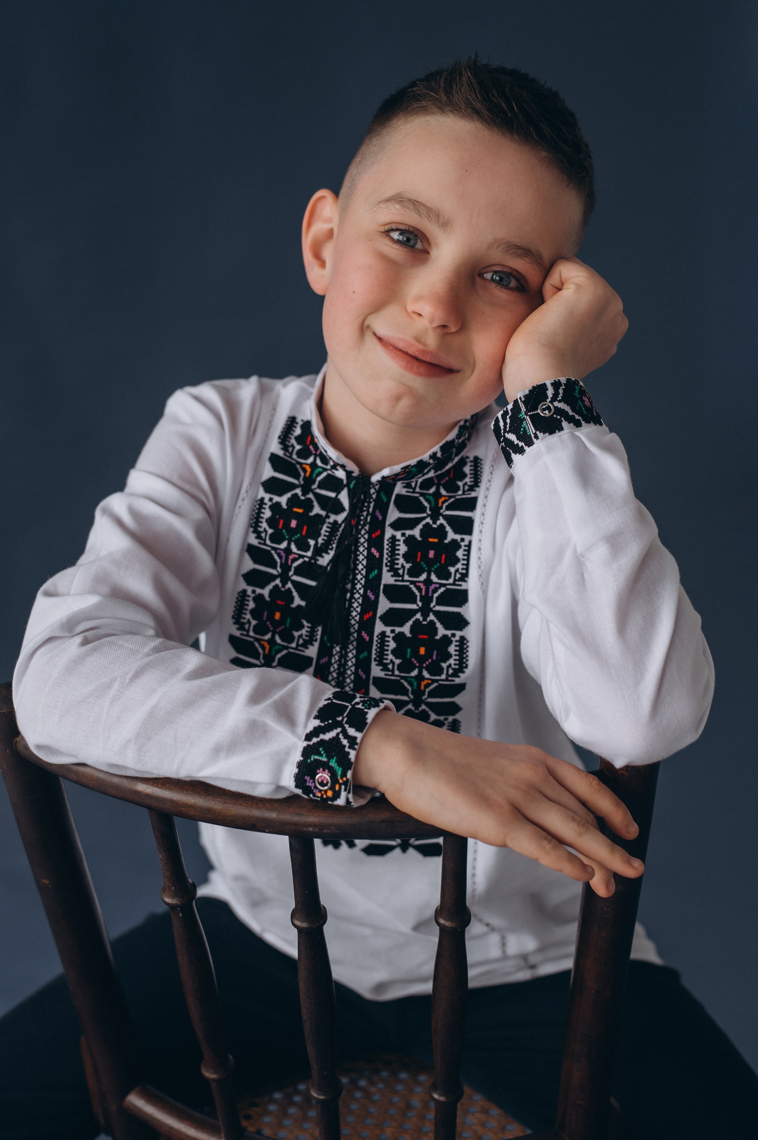 Шкільна фотосесія на віньєтки Тернопіль, фотосесія випускників Тернопіль, зйомка на віньєтки, шкільні фотоальбоми Тернопіль. Сімейний, дитячий та індивідуальний фотограф в м. Тернопіль, м. Львів