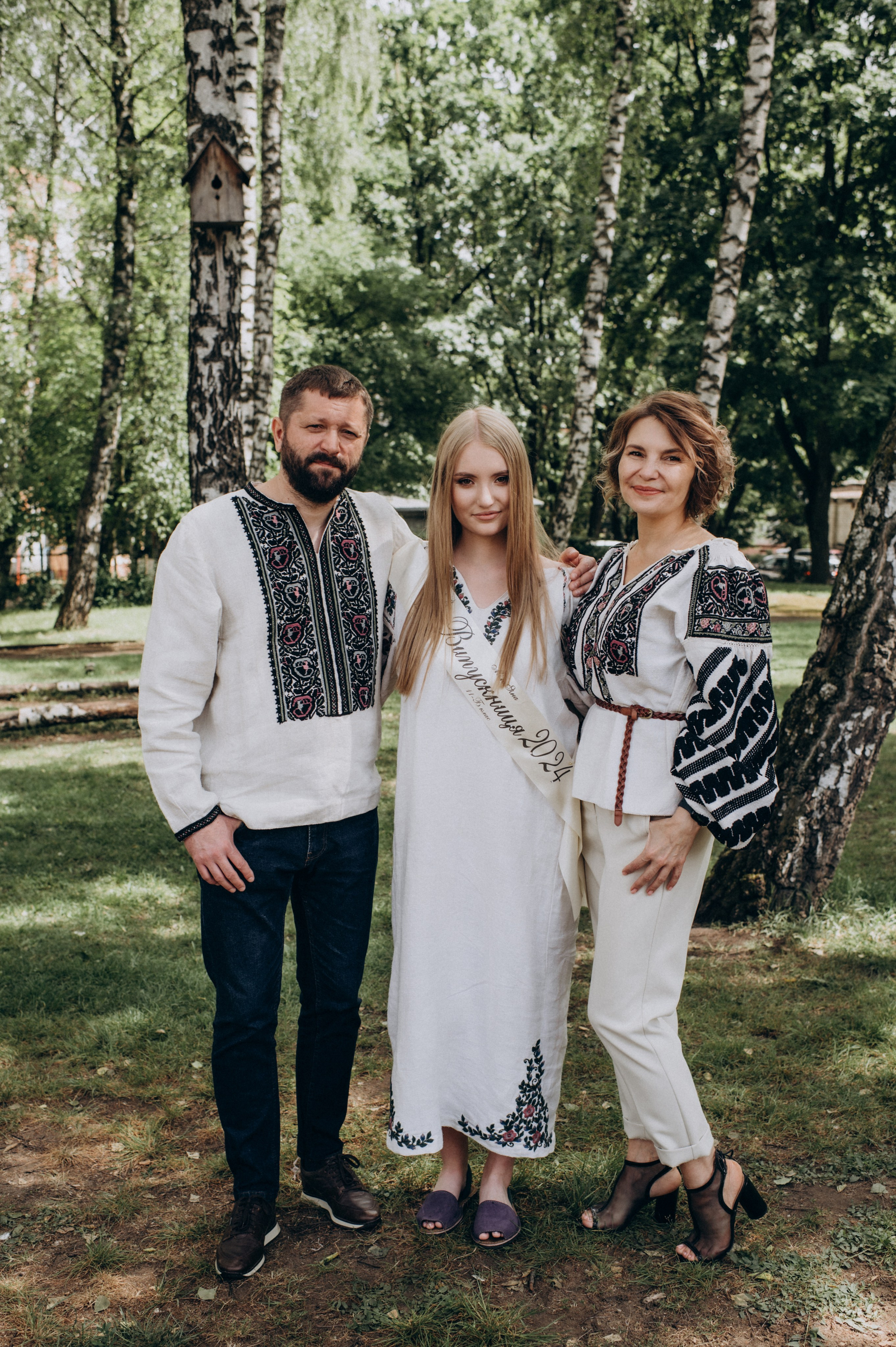 Фотосесія останнього дзвоника, фотосесія випускників Тернопіль, випускний 2024. Сімейний, дитячий та індивідуальний фотограф в м. Тернопіль, м. Львів