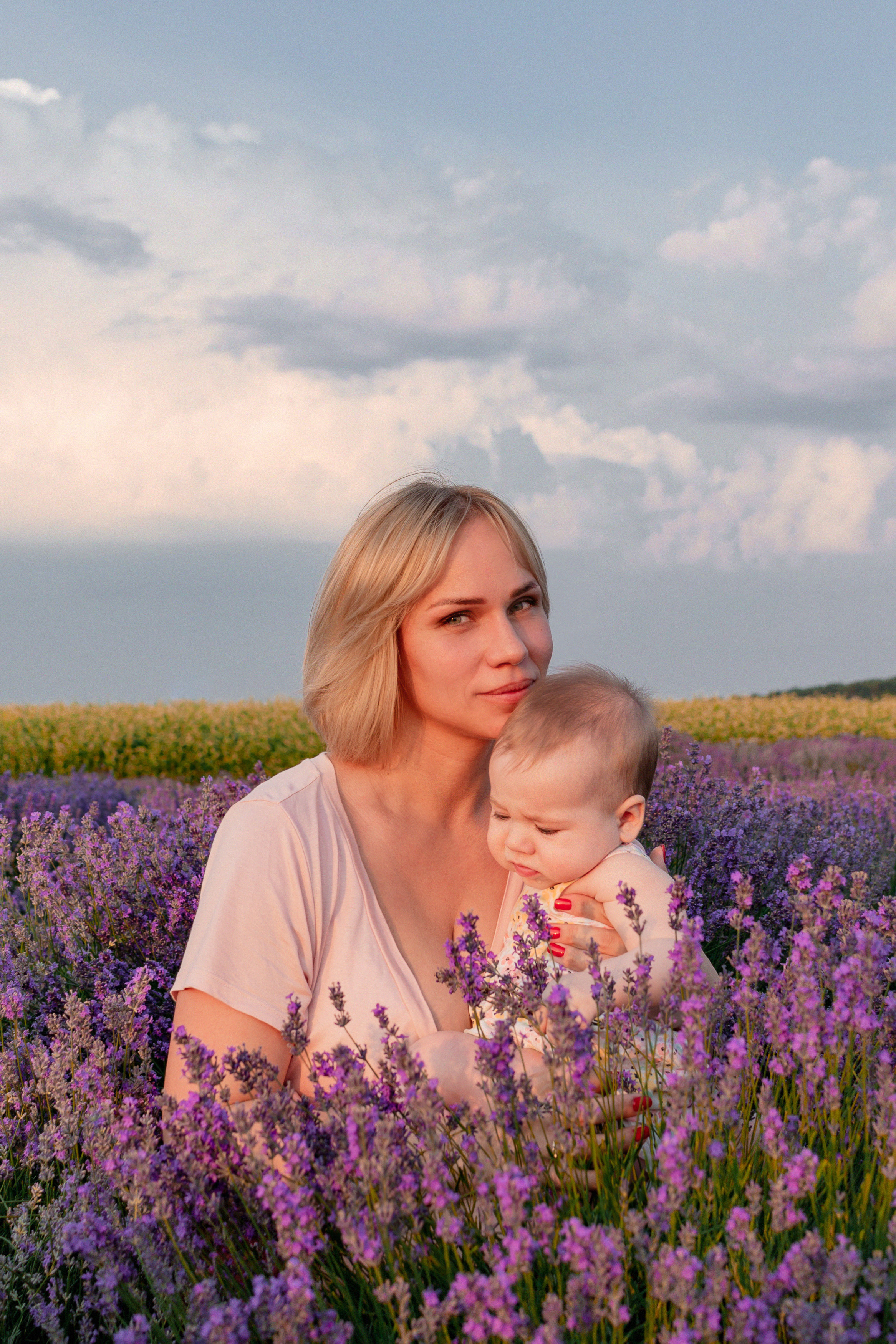 Сімейна фотосесія в лаванді. Микола, Христина, Марк, Макар, Меланія. Сімейний, дитячий та індивідуальний фотограф в м. Тернопіль, м. Львів