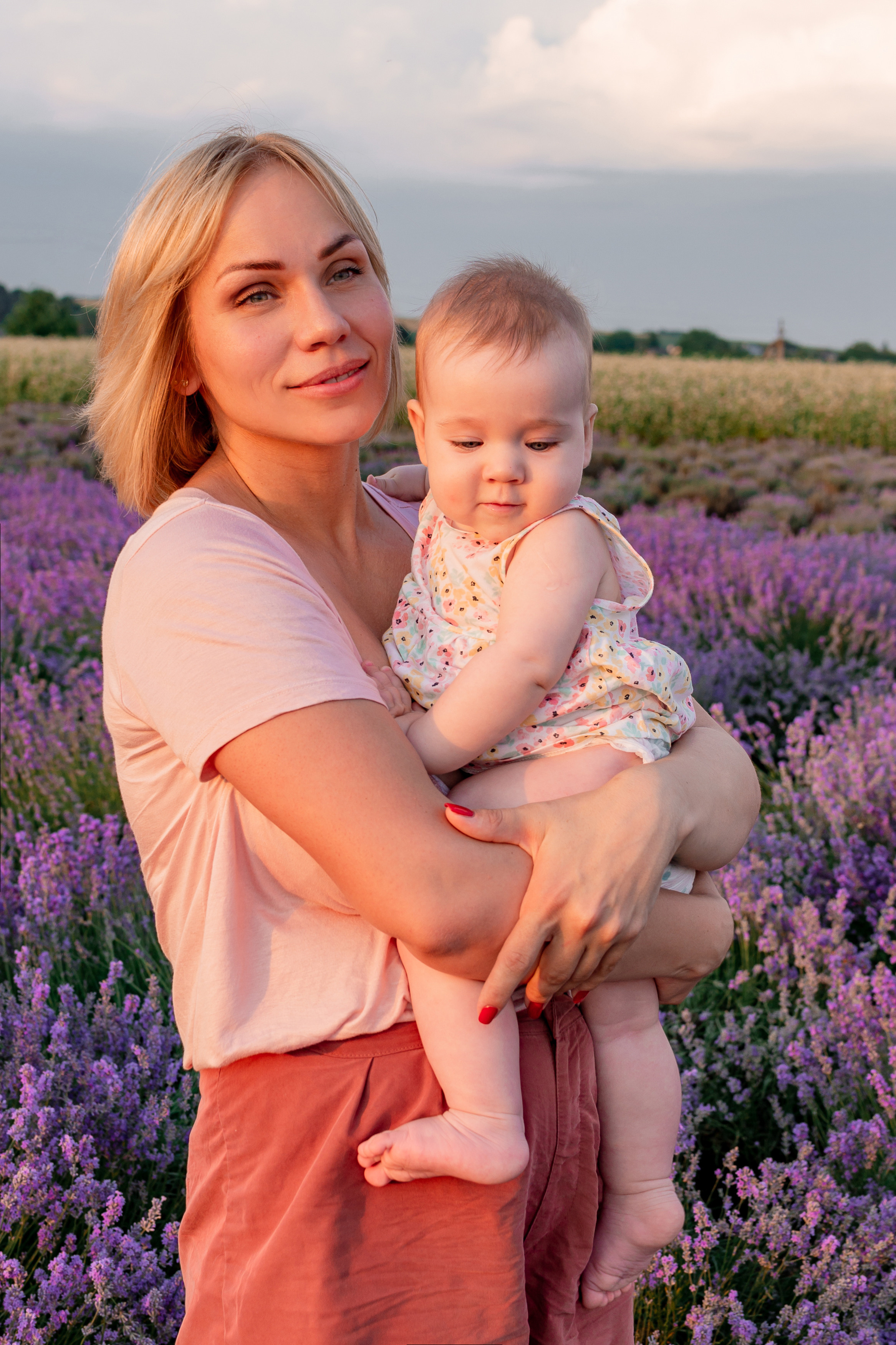 Сімейна фотосесія в лаванді. Микола, Христина, Марк, Макар, Меланія. Сімейний, дитячий та індивідуальний фотограф в м. Тернопіль, м. Львів