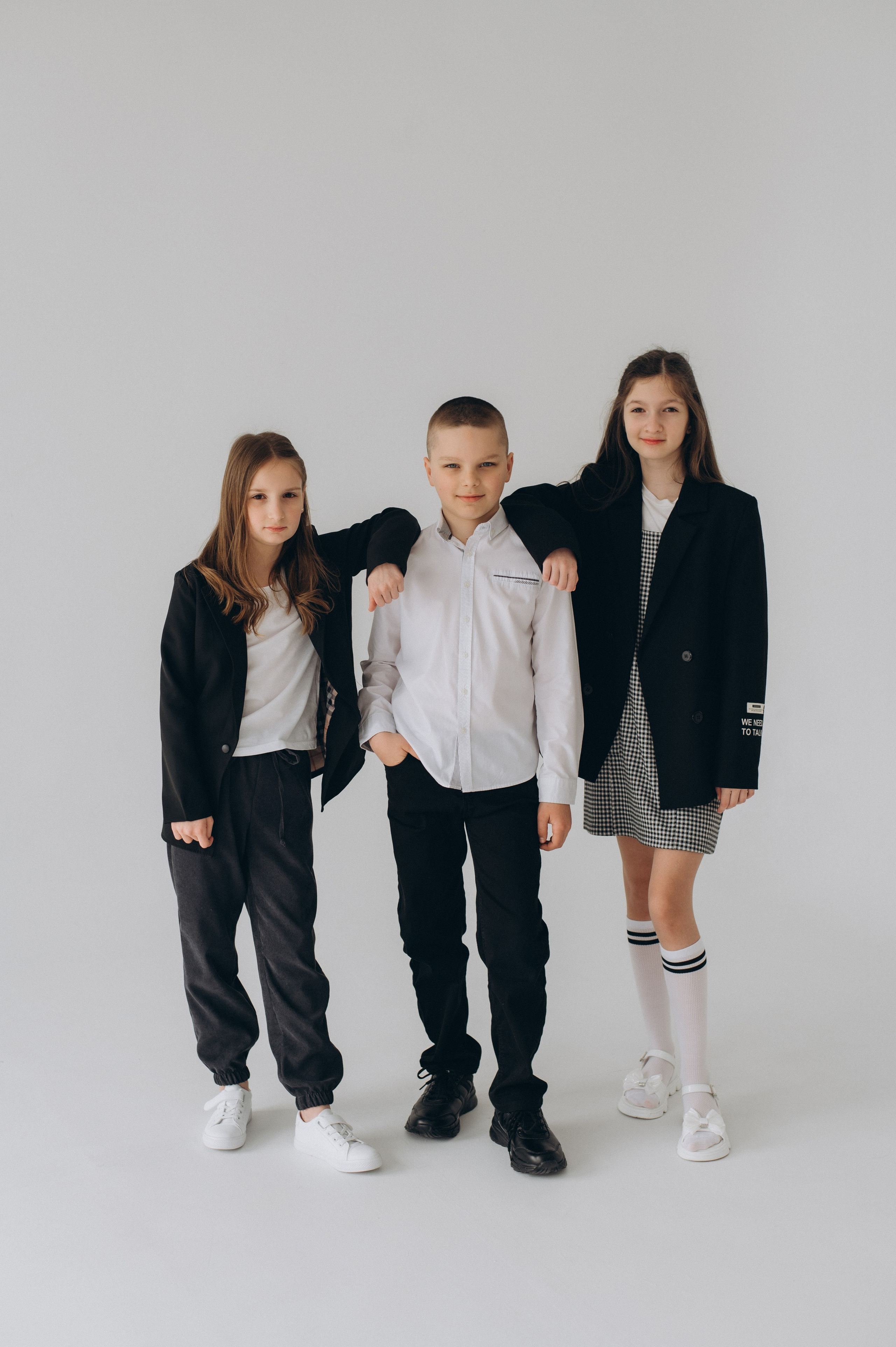 Шкільна фотосесія на віньєтки Тернопіль, шкільні альбоми, фотосесія випускників Тернопіль, випускний альбом, фотограф випускний Тернопіль. Сімейний, дитячий та індивідуальний фотограф в м. Тернопіль, м. Львів