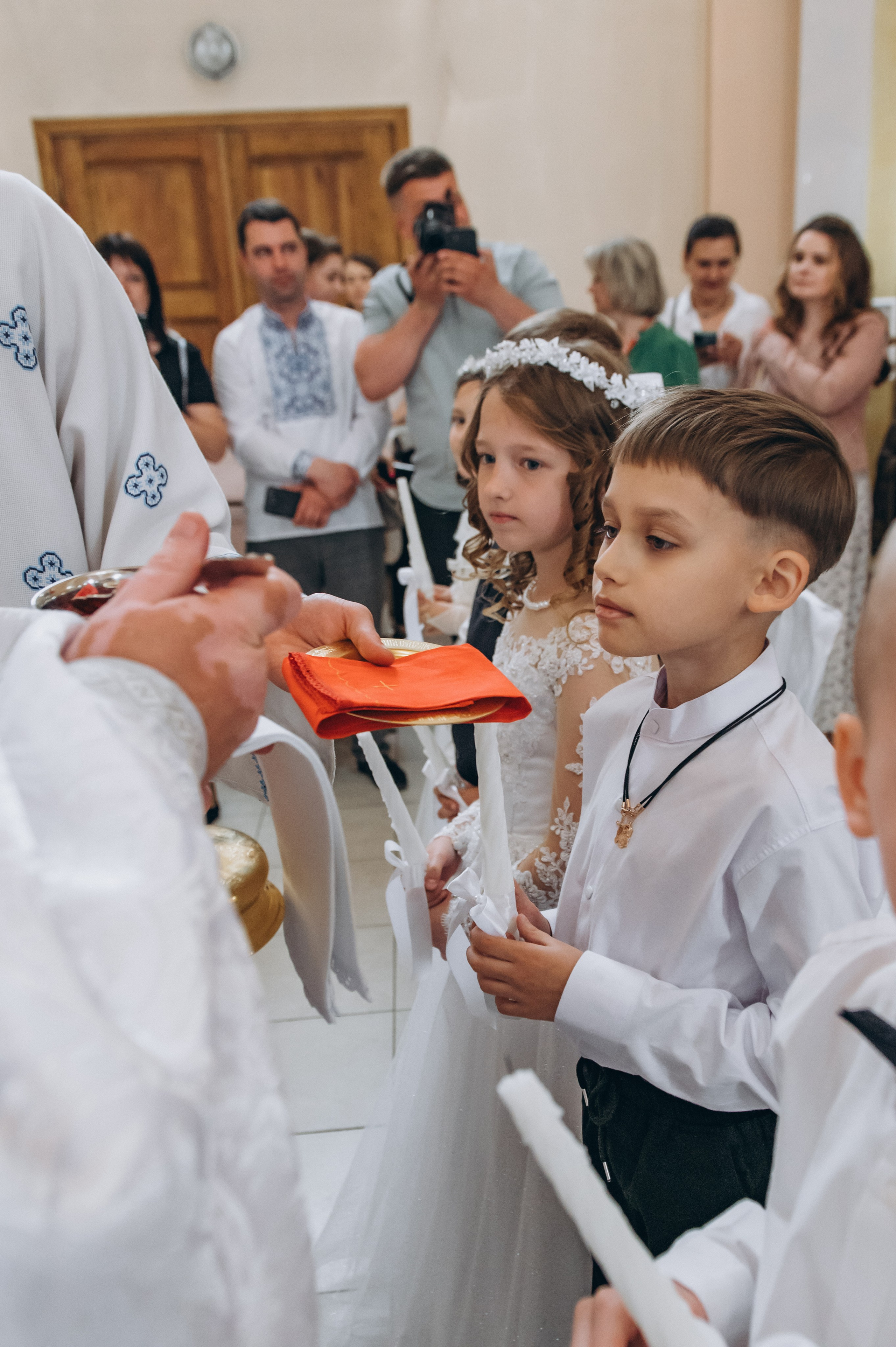 Фотосесія Причастя Тернопіль, зйомка Причастя, фотограф на Причастя Тернопіль, Причастя Львів, церква Петра і Павла. Сімейний, дитячий та індивідуальний фотограф в м. Тернопіль, м. Львів