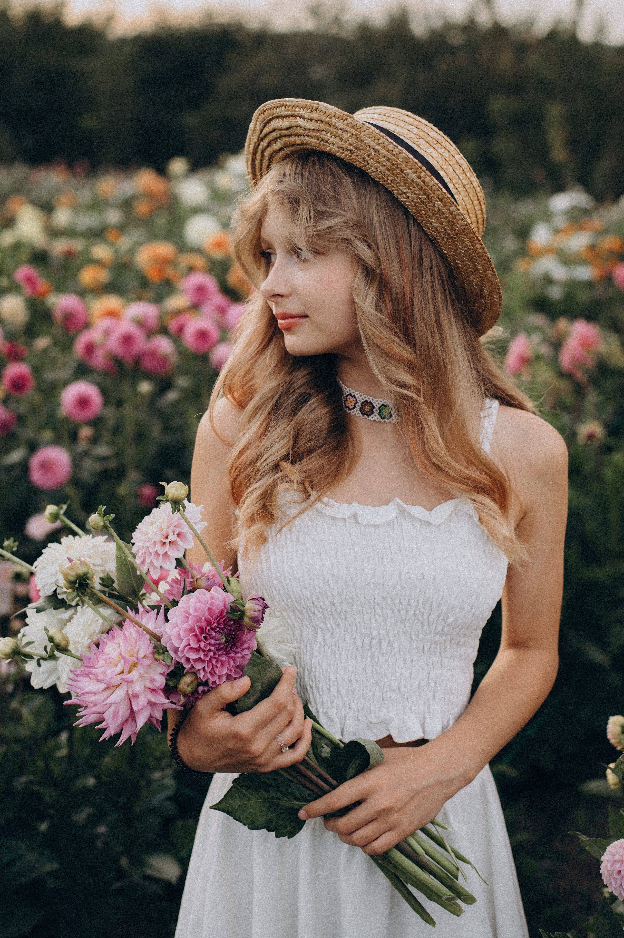 Сімейна фотосесія мами і доньки, сімейний фотограф Тернопіль, портретний фотограф, сімейна фотосесія Тернопіль, фотосесія в жоржинах. Сімейний, дитячий та індивідуальний фотограф в м. Тернопіль, м. Львів