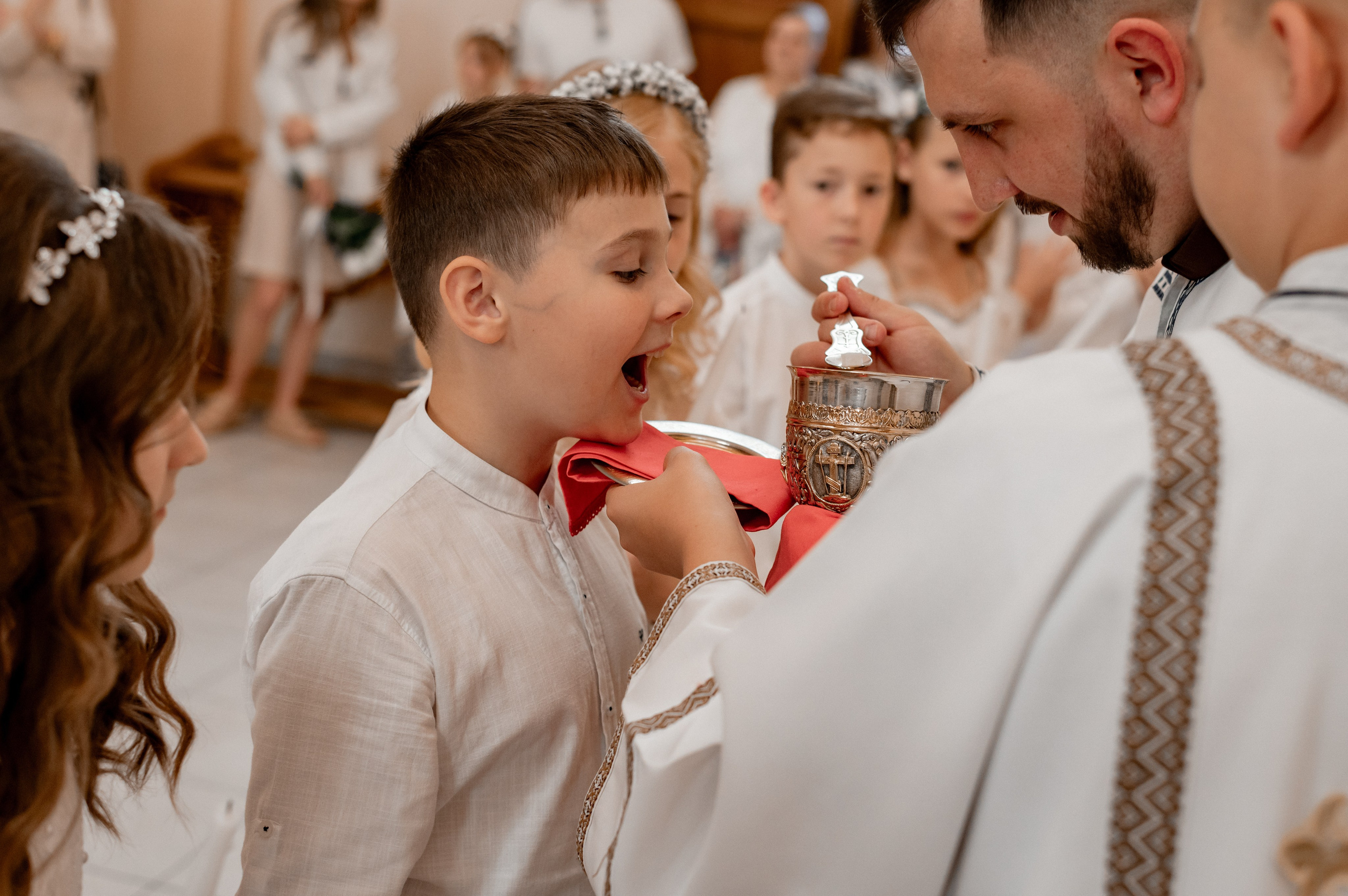 Фотосесія Першого Причастя Тернопіль, зйомка Причастя Тернопіль, Таїнство Першого Причастя Тернопіль, Катедра Причастя Тернопіль. Сімейний, дитячий та індивідуальний фотограф в м. Тернопіль, м. Львів