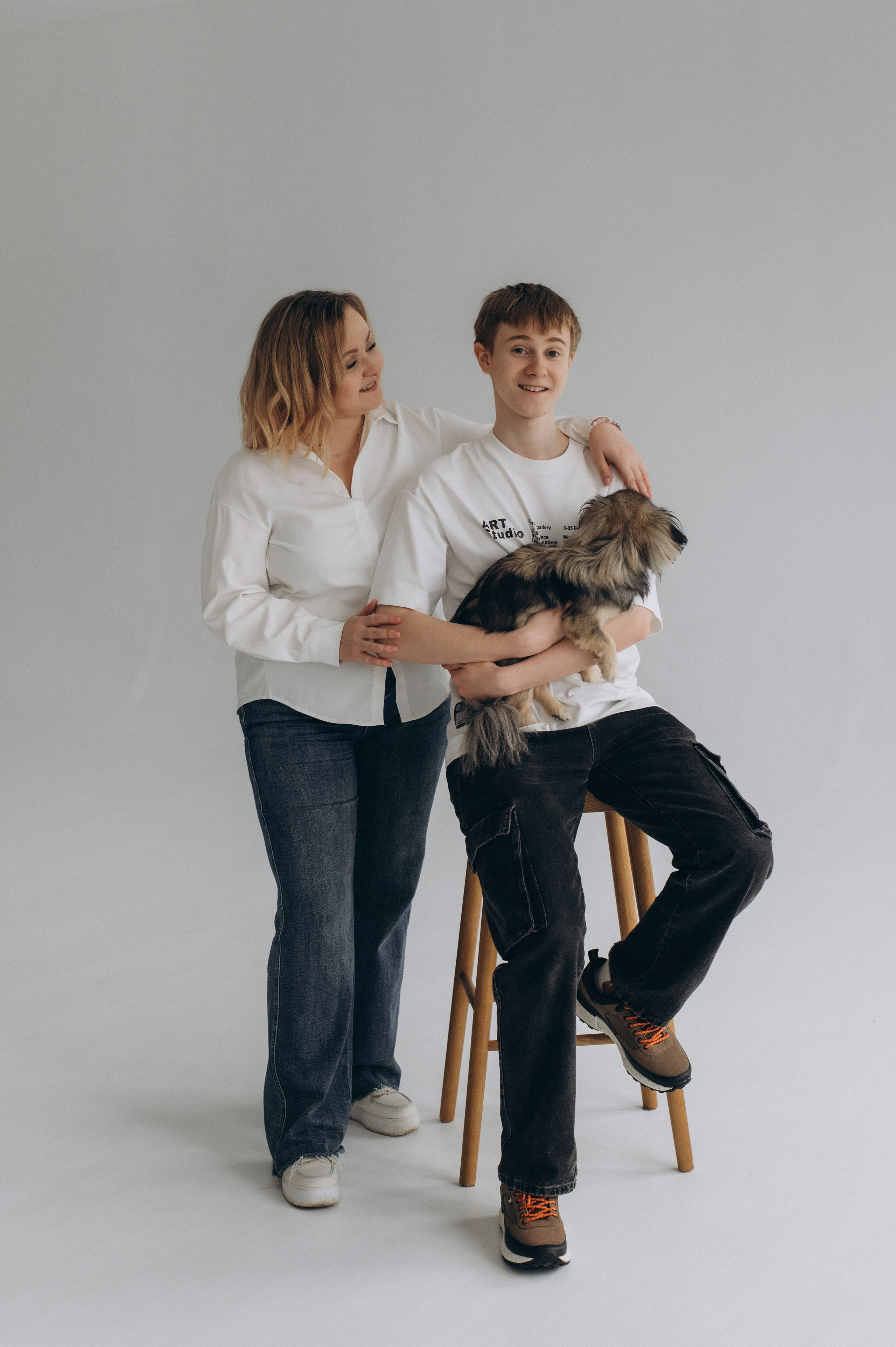 Фотосесія мама і син, сімейна фотосесія Тернопіль, зйомка мами з сином, сімейний фотограф Тернопіль, зйомка з домашнім улюбленцем. Сімейний, дитячий та індивідуальний фотограф в м. Тернопіль, м. Львів