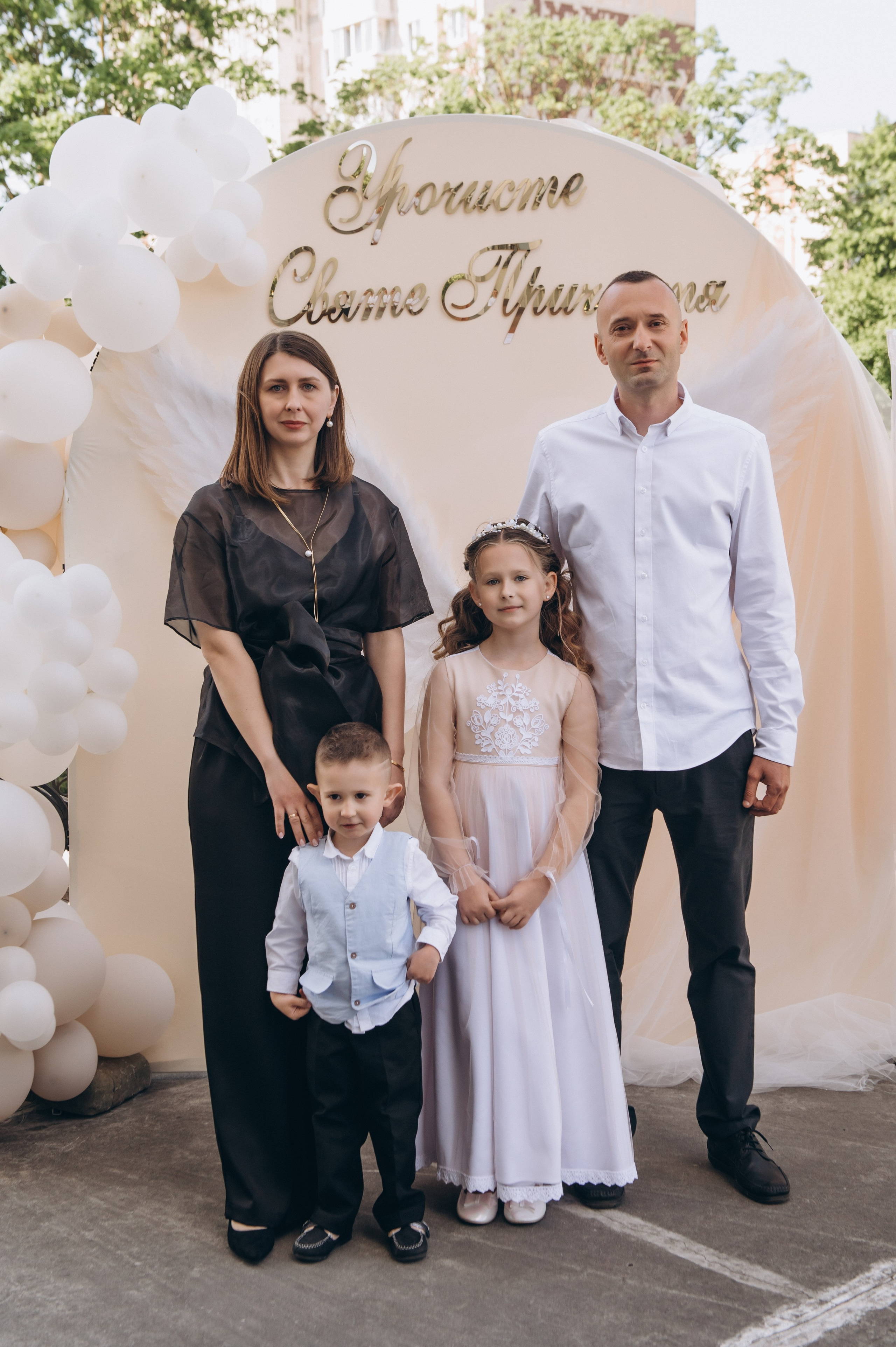 Фотосесія Причастя Тернопіль церква Св Михаїла, фотограф на Причастя Тернопіль, фотосесія Літургії Причастя Тернопіль. Сімейний, дитячий та індивідуальний фотограф в м. Тернопіль, м. Львів
