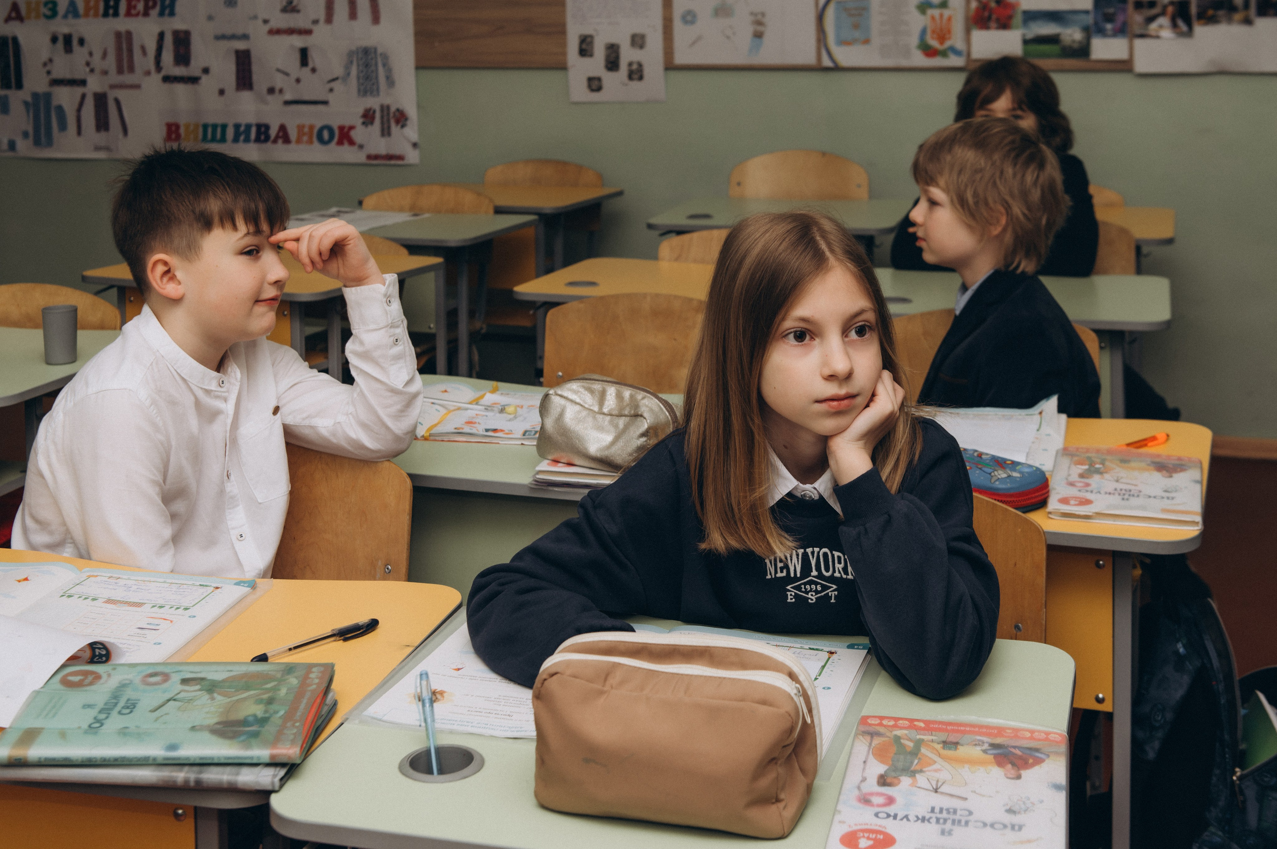 Шкільна фотосесія на віньєтки Тернопіль, фотосесія випускників Тернопіль, зйомка на віньєтки, шкільні фотоальбоми Тернопіль. Сімейний, дитячий та індивідуальний фотограф в м. Тернопіль, м. Львів