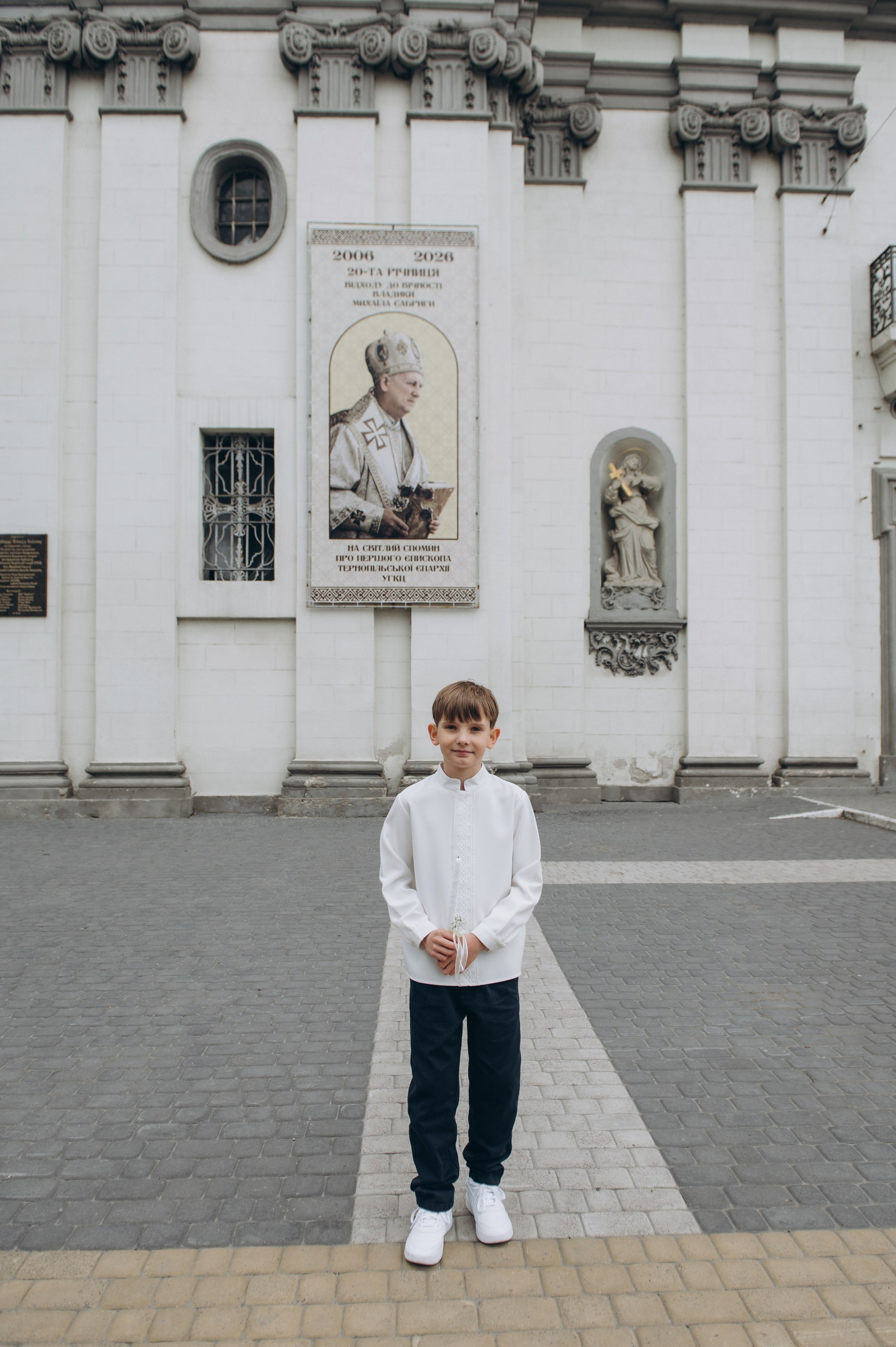 Фотосесія Першого Причастя Тернопіль, фотосесія Причастя Тернопіль, Таїнство Першого Причастя Тернопіль, Катедра Причастя Тернопіль. Сімейний, дитячий та індивідуальний фотограф в м. Тернопіль, м. Львів