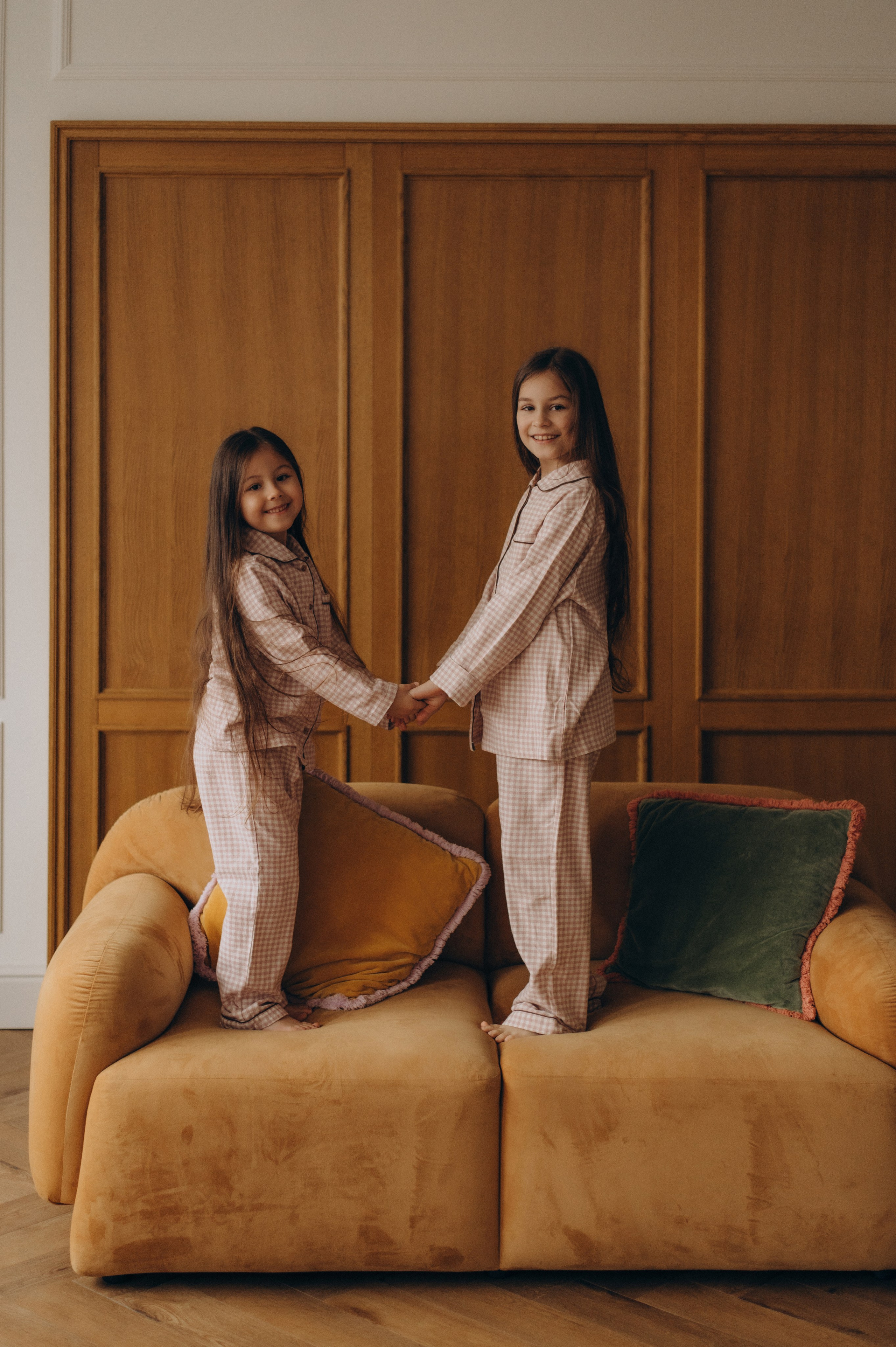 Фотосесія сестричок Тернопіль, зйомка сестрички, сімейний фотограф Тернопіль, портретний фотограф Тернопіль, фотосесія дітей. Сімейний, дитячий та індивідуальний фотограф в м. Тернопіль, м. Львів