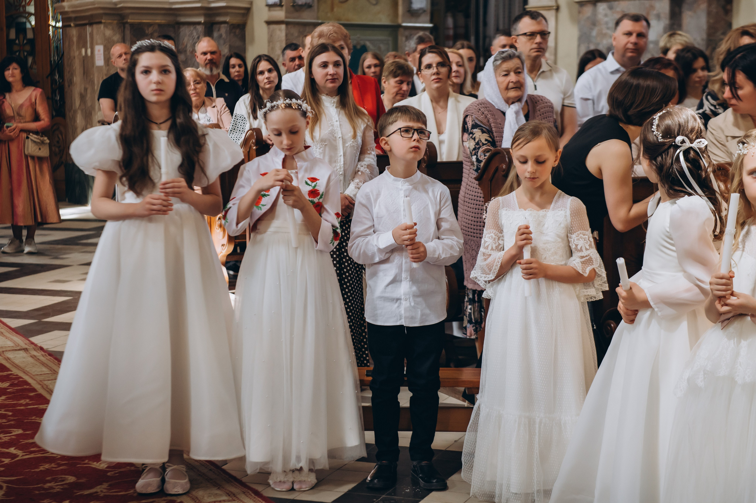 Фотосесія Першого Причастя Тернопіль, фотосесія Причастя Тернопіль, Таїнство Першого Причастя Тернопіль, Катедра Причастя Тернопіль. Сімейний, дитячий та індивідуальний фотограф в м. Тернопіль, м. Львів