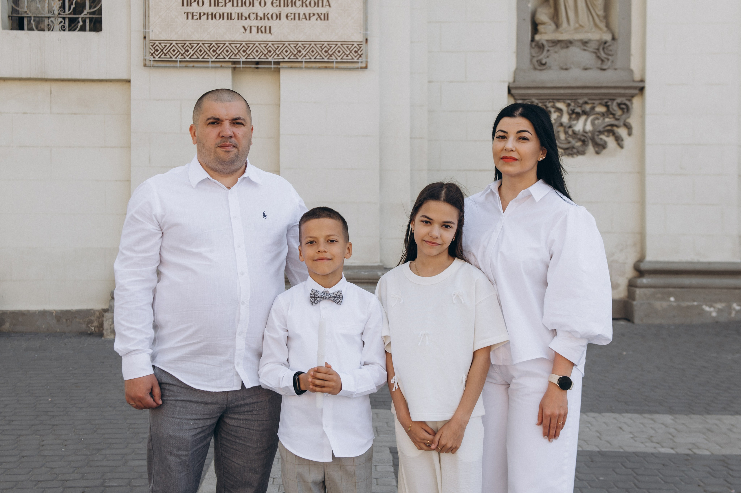 Фотосесія Першого Причастя Тернопіль, фотосесія Причастя Тернопіль, Таїнство Першого Причастя Тернопіль, Катедра Причастя Тернопіль. Сімейний, дитячий та індивідуальний фотограф в м. Тернопіль, м. Львів