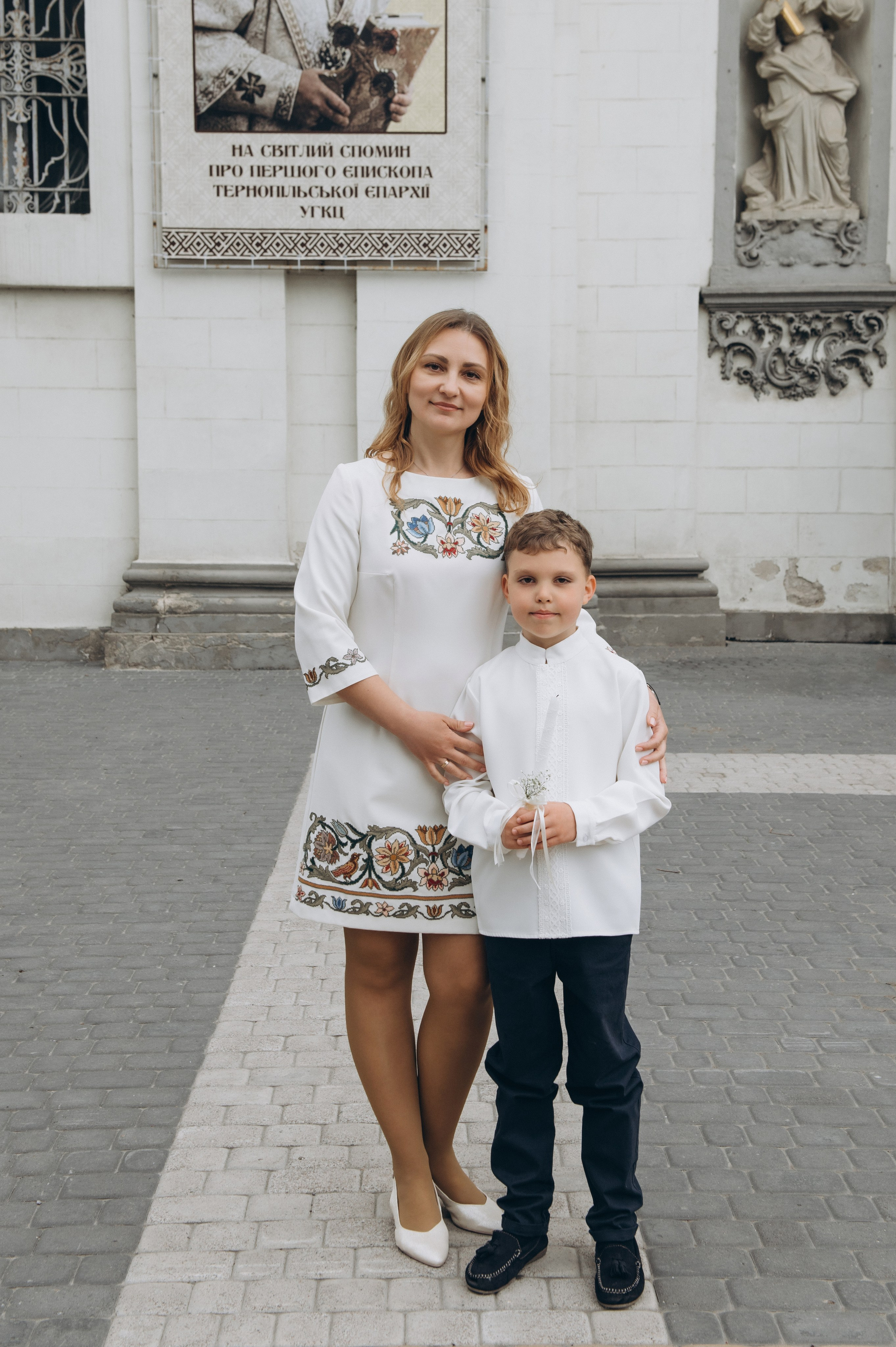 Фотосесія Першого Причастя Тернопіль, фотосесія Причастя Тернопіль, Таїнство Першого Причастя Тернопіль, Катедра Причастя Тернопіль. Сімейний, дитячий та індивідуальний фотограф в м. Тернопіль, м. Львів