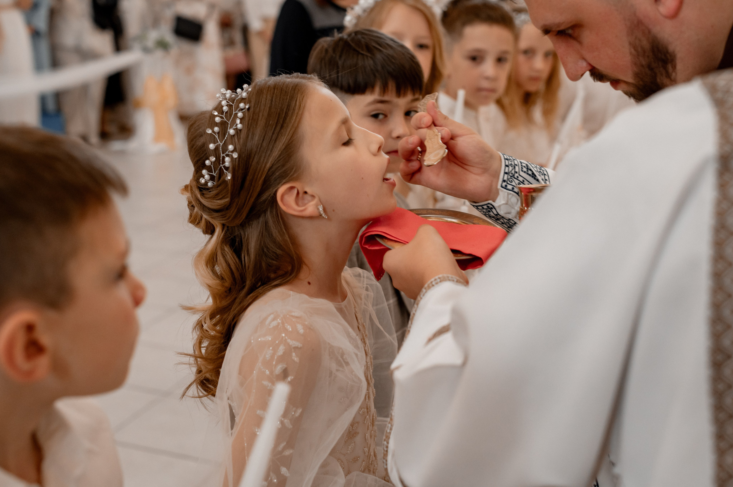 Фотосесія Першого Причастя Тернопіль, зйомка Причастя Тернопіль, Таїнство Першого Причастя Тернопіль, Катедра Причастя Тернопіль. Сімейний, дитячий та індивідуальний фотограф в м. Тернопіль, м. Львів