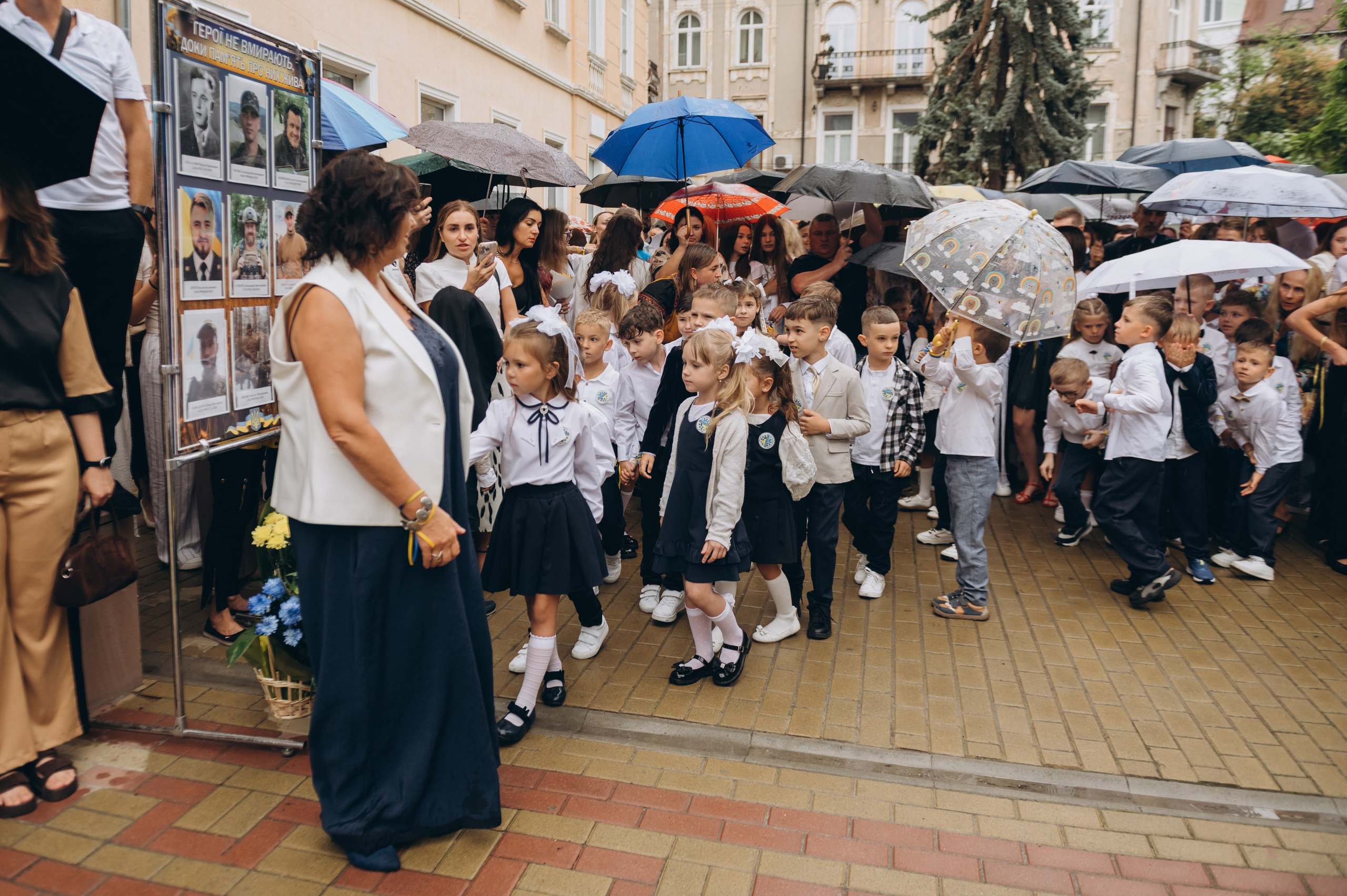 Перший дзвоник у Тернополі, фотосесія першокласників
