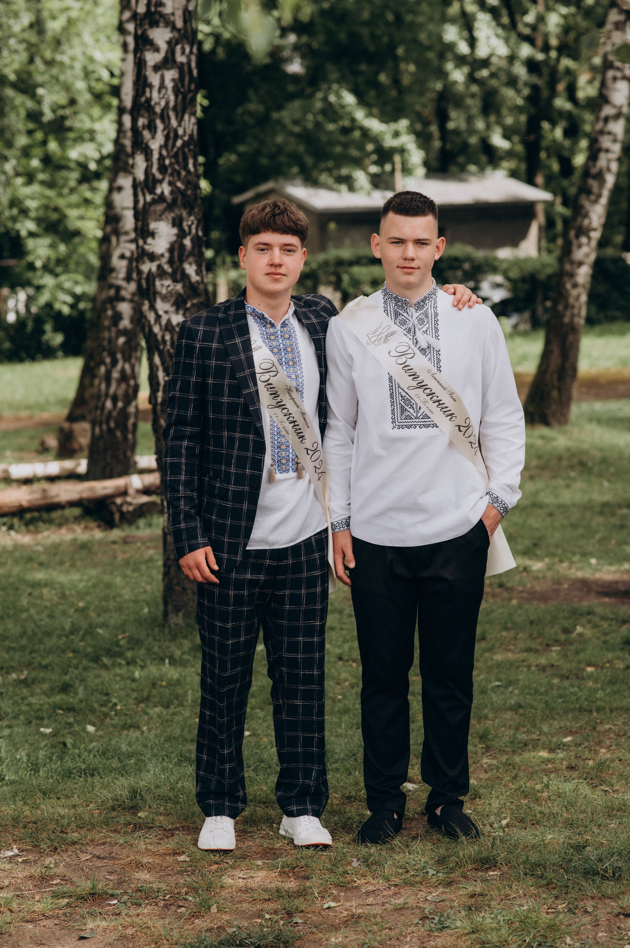 Фотосесія останнього дзвоника, фотосесія випускників Тернопіль, випускний 2024. Сімейний, дитячий та індивідуальний фотограф в м. Тернопіль, м. Львів