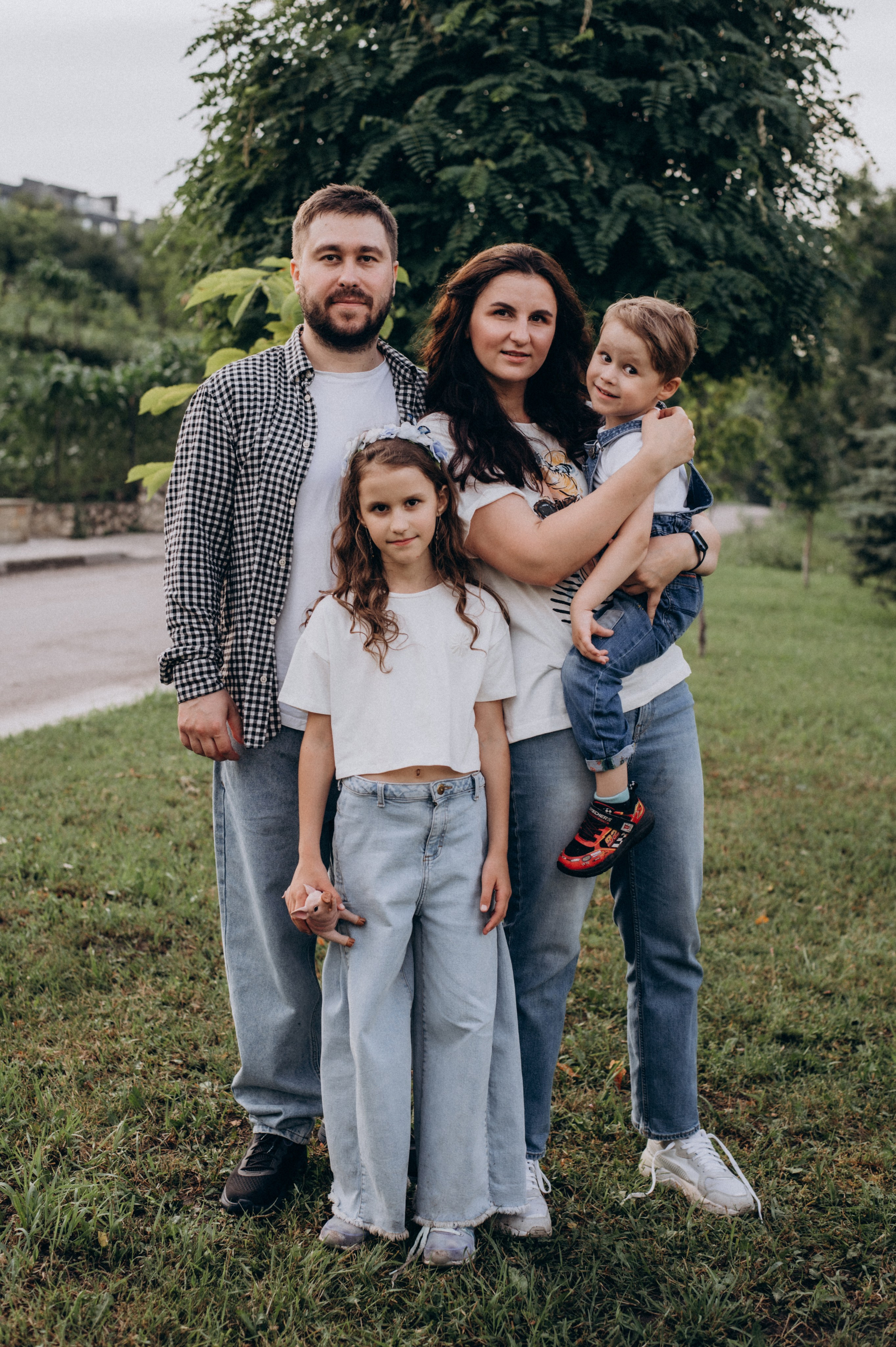 Сімейна фотосесія Тернопіль, сімейний фотограф Тернопіль, зйомка великої сімї. Сімейний, дитячий та індивідуальний фотограф в м. Тернопіль, м. Львів