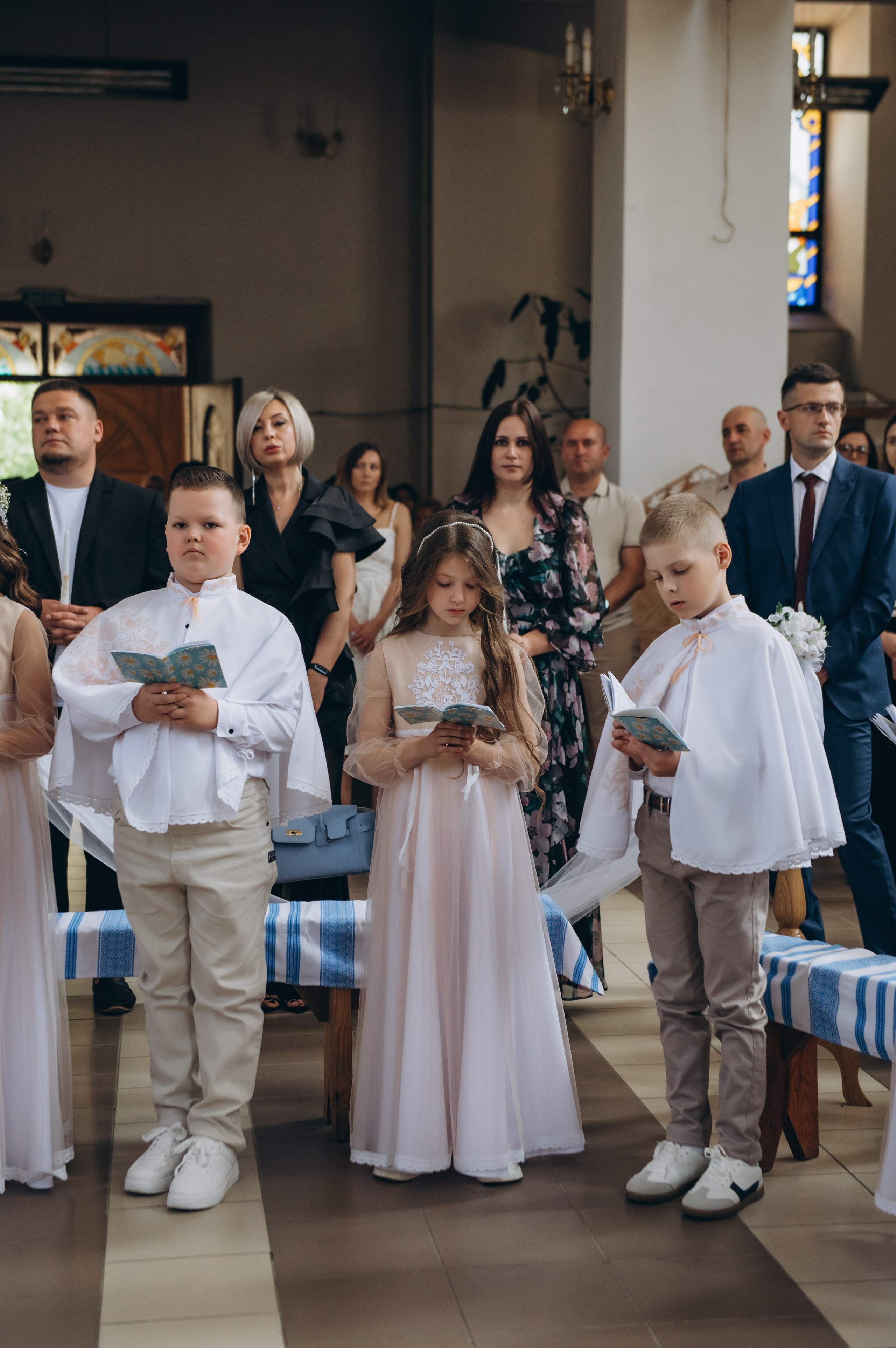 Фотосесія Причастя Тернопіль церква Св Михаїла, фотограф на Причастя Тернопіль, фотосесія Літургії Причастя Тернопіль. Сімейний, дитячий та індивідуальний фотограф в м. Тернопіль, м. Львів