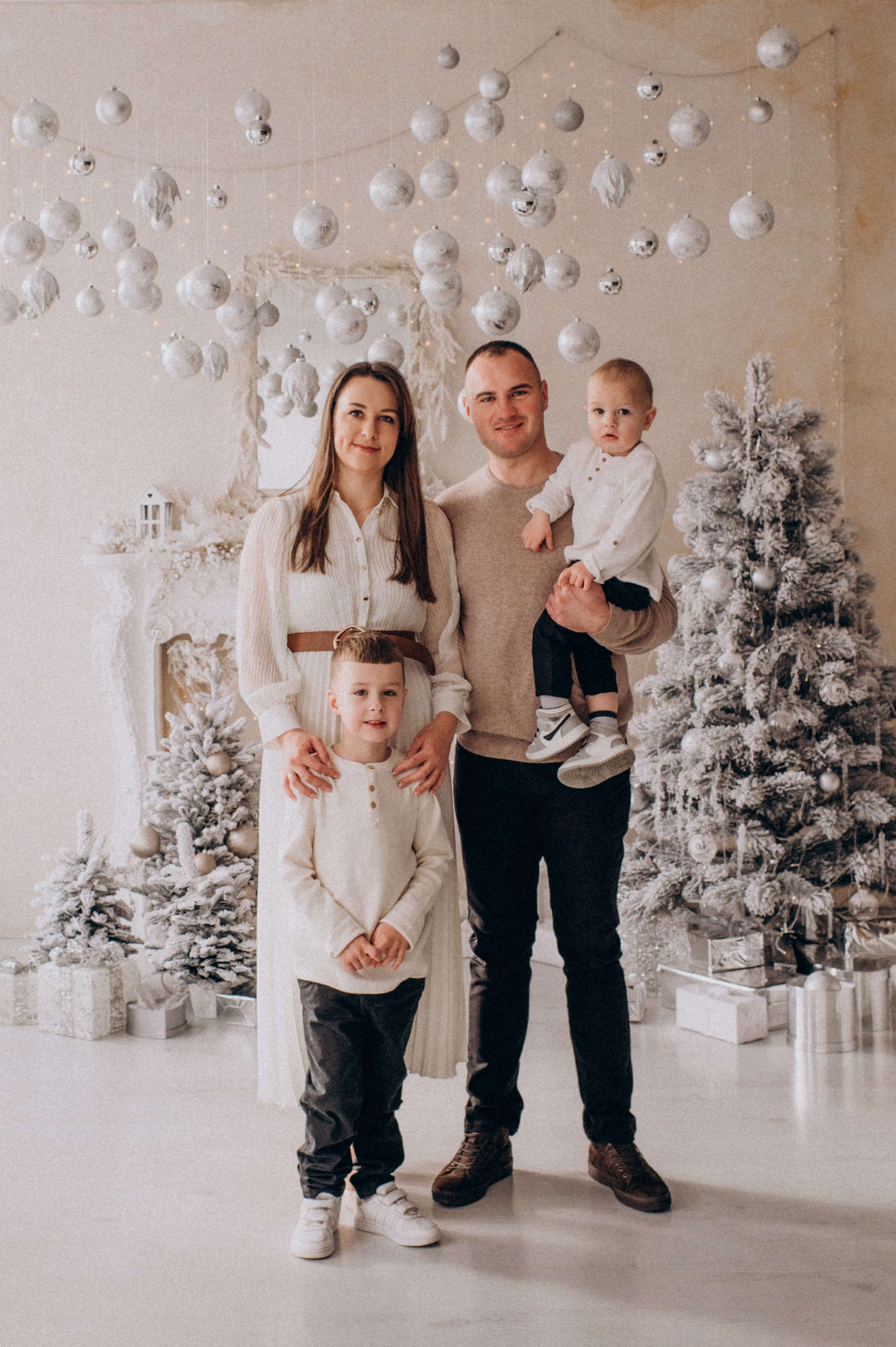 Новорічна фотосесія у студії, фотосесія Львів, сімейна фотосесія Тернопіль. Сімейний, дитячий та індивідуальний фотограф в м. Тернопіль, м. Львів