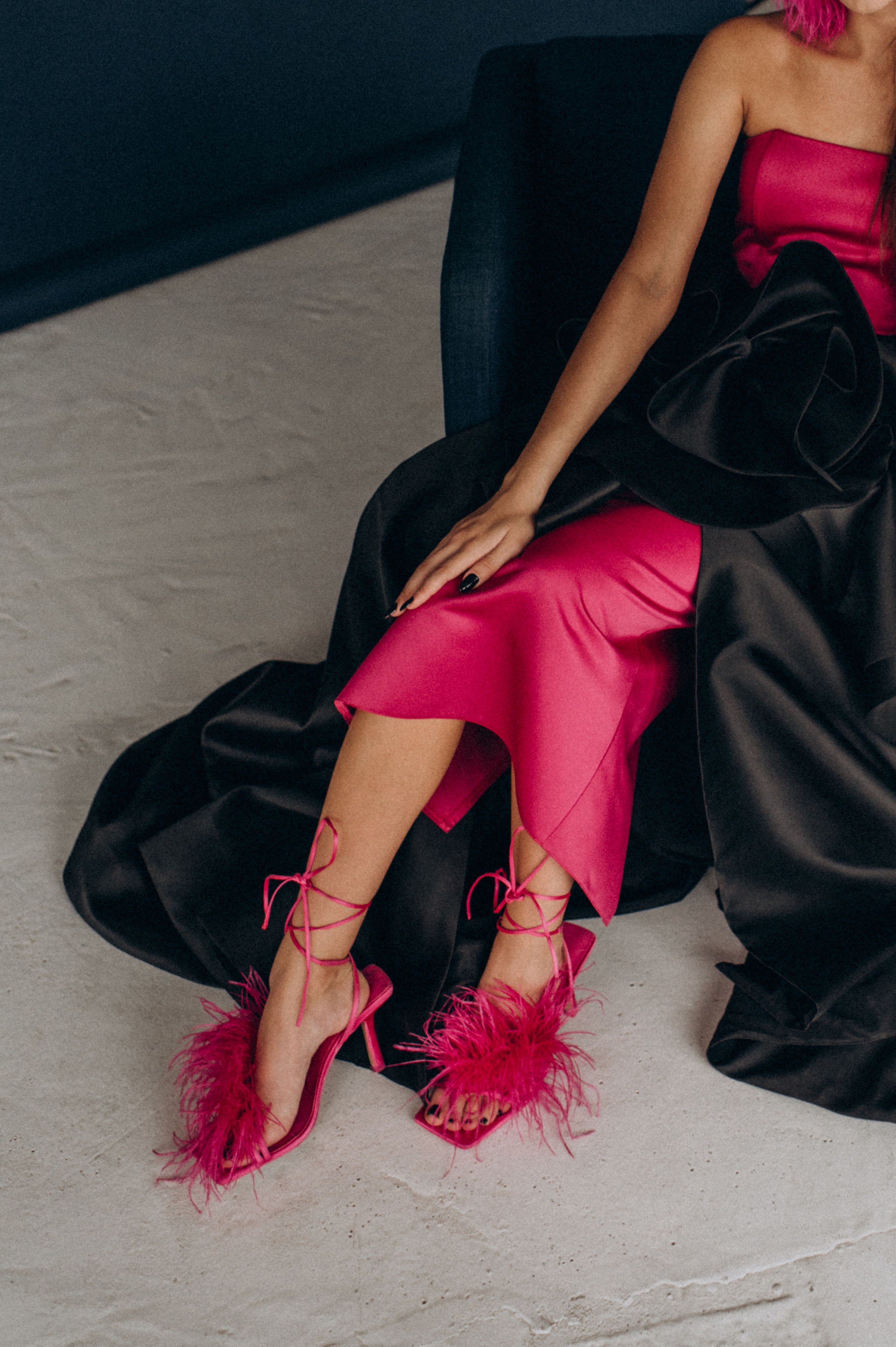 Випускниця, зйомка у студії, фотосесія випускного Тернопіль Львів. Сімейний, дитячий та індивідуальний фотограф в м. Тернопіль, м. Львів