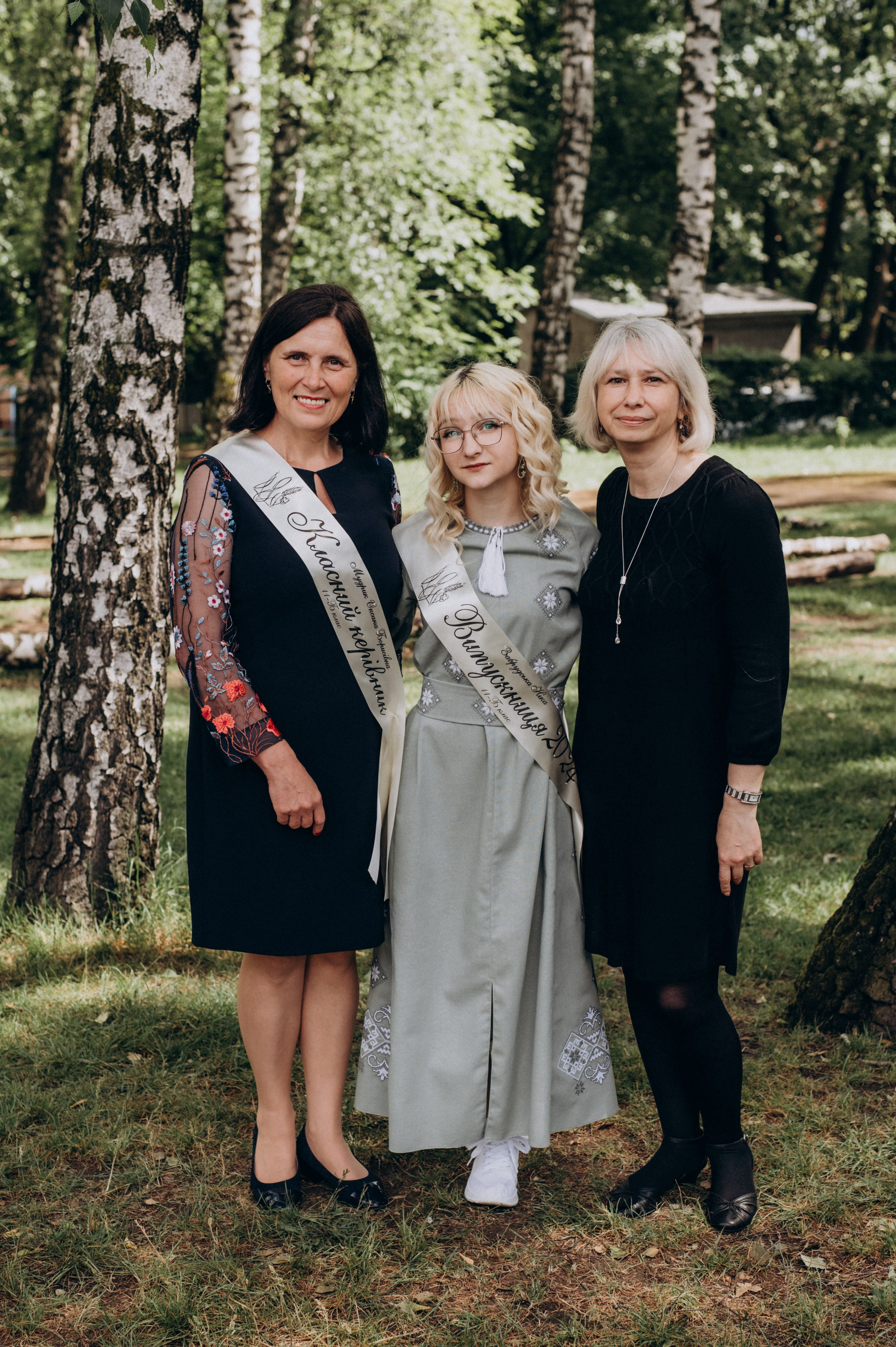 Фотосесія останнього дзвоника, фотосесія випускників Тернопіль, випускний 2024. Сімейний, дитячий та індивідуальний фотограф в м. Тернопіль, м. Львів