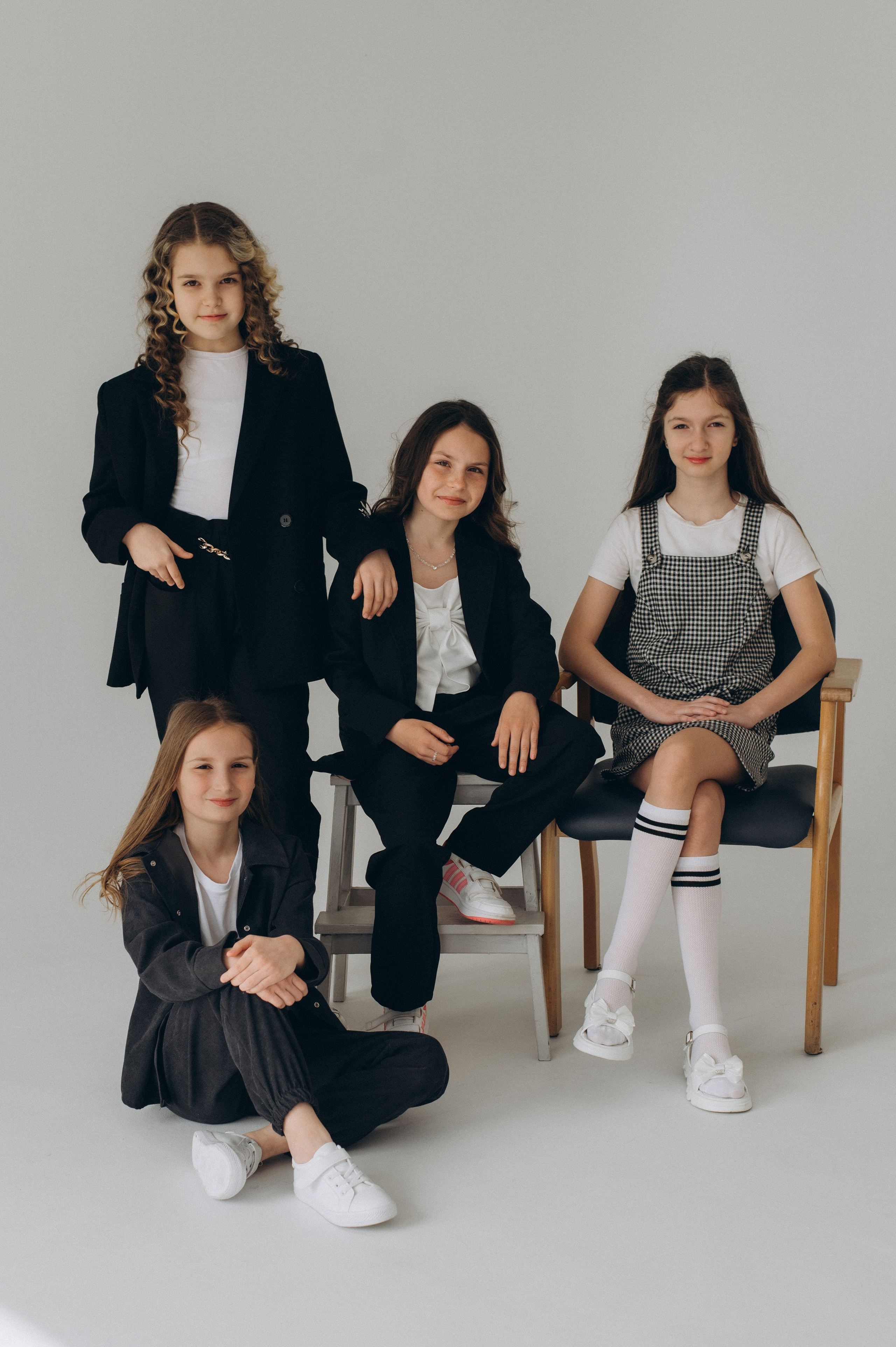 Шкільна фотосесія на віньєтки Тернопіль, шкільні альбоми, фотосесія випускників Тернопіль, випускний альбом, фотограф випускний Тернопіль. Сімейний, дитячий та індивідуальний фотограф в м. Тернопіль, м. Львів