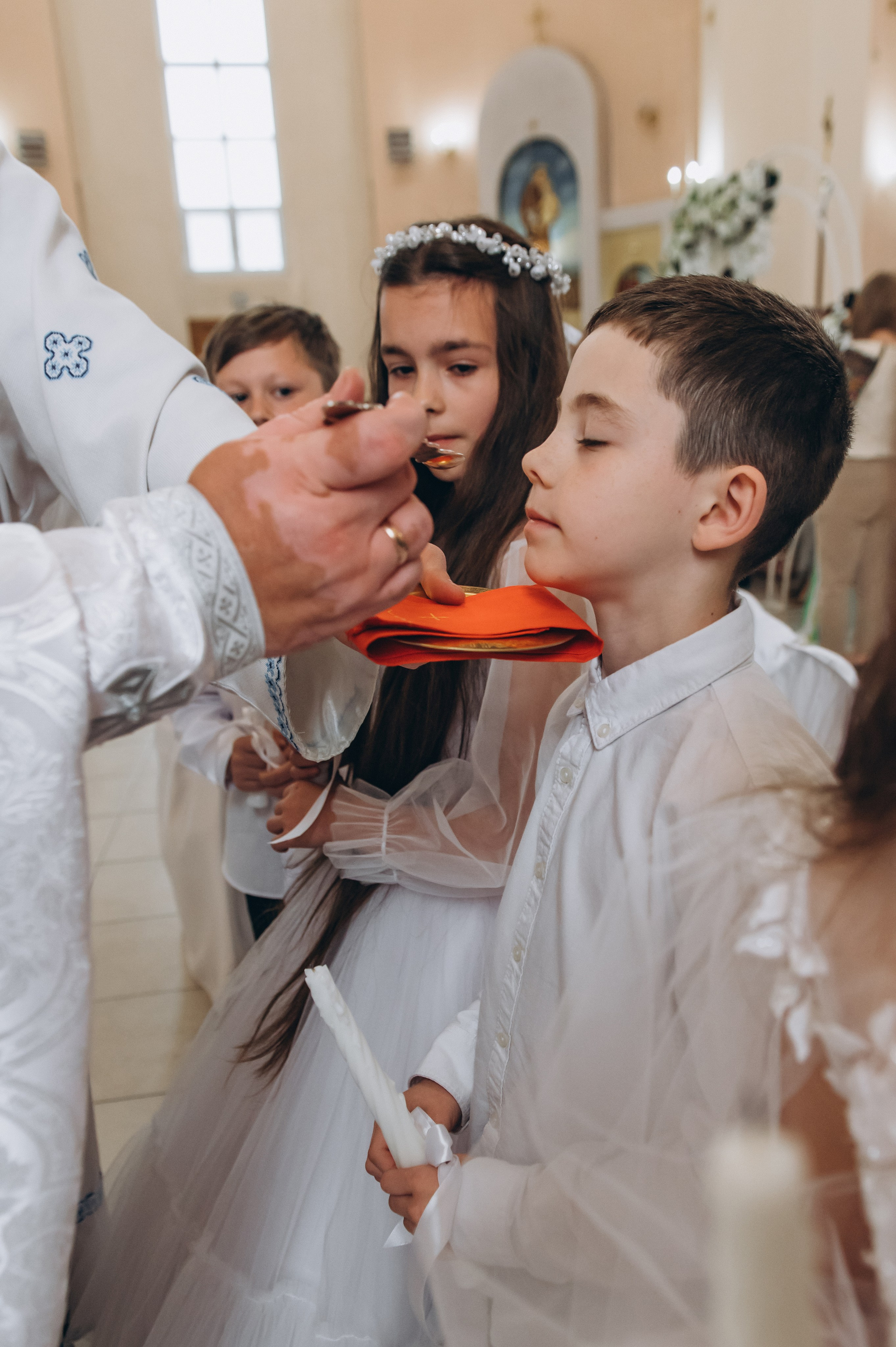 Фотосесія Причастя Тернопіль, зйомка Причастя, фотограф на Причастя Тернопіль, Причастя Львів, церква Петра і Павла. Сімейний, дитячий та індивідуальний фотограф в м. Тернопіль, м. Львів