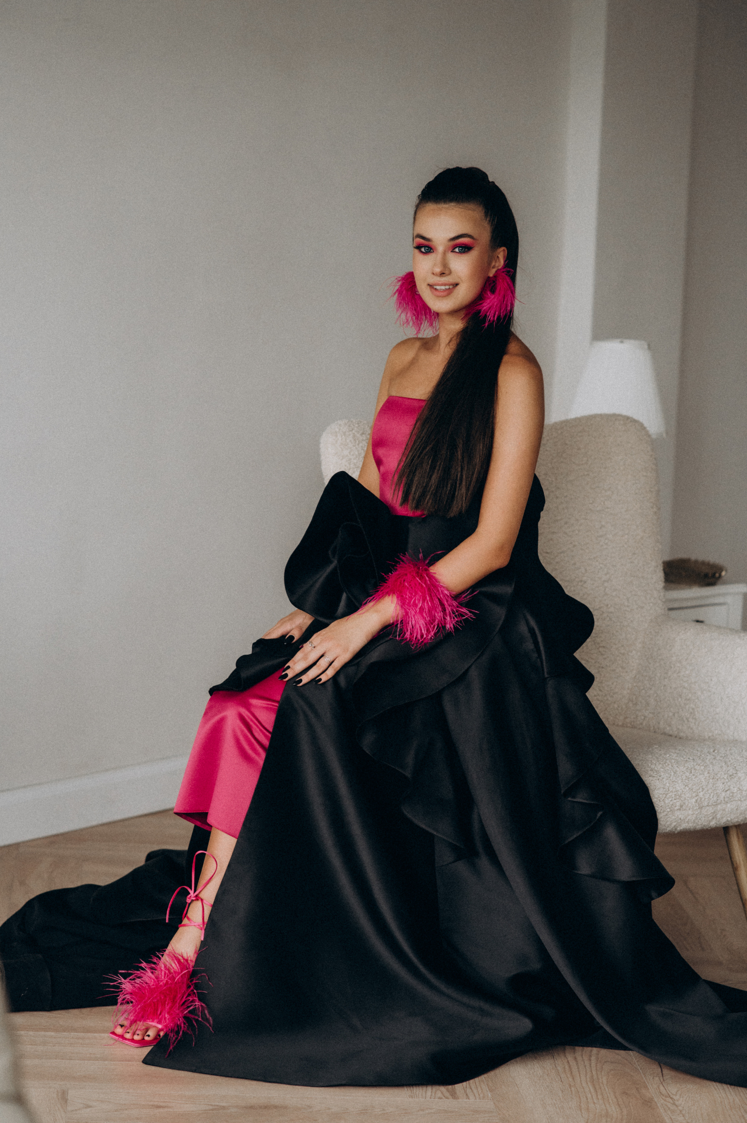 Випускниця, зйомка у студії, фотосесія випускного Тернопіль Львів. Сімейний, дитячий та індивідуальний фотограф в м. Тернопіль, м. Львів