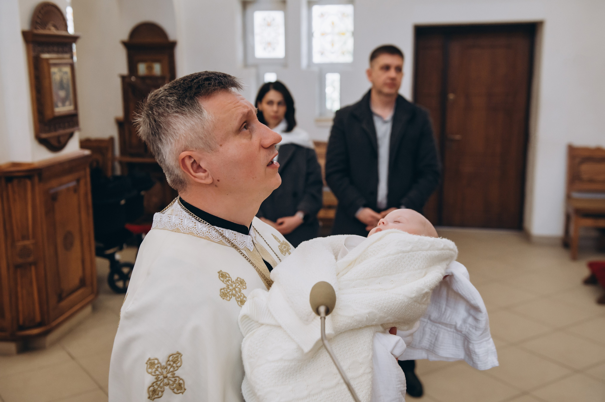Фотосесія Хрещення Тернопіль, зйомка Хрестин Тернопіль, Храм Різдва Пресвятої Богородиці УГКЦ Тернопіль. Сімейний, дитячий та індивідуальний фотограф в м. Тернопіль, м. Львів