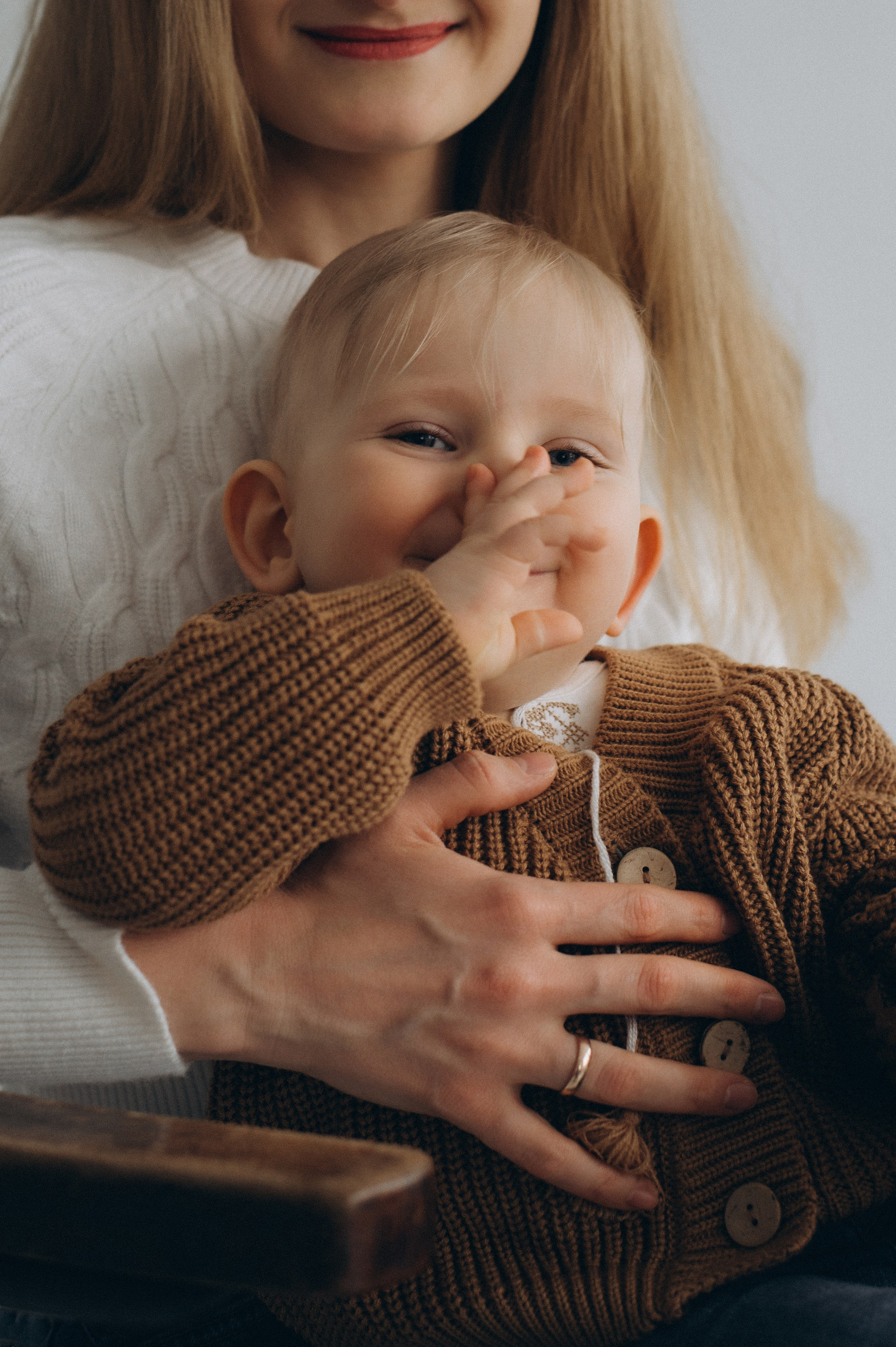 Зйомка дня народження дитини, фотосесія 1 рік Тернопіль, сімейний фотограф Тернопіль, сімейна фотосесія Тернопіль, перший тортик малюка. Сімейний, дитячий та індивідуальний фотограф в м. Тернопіль, м. Львів
