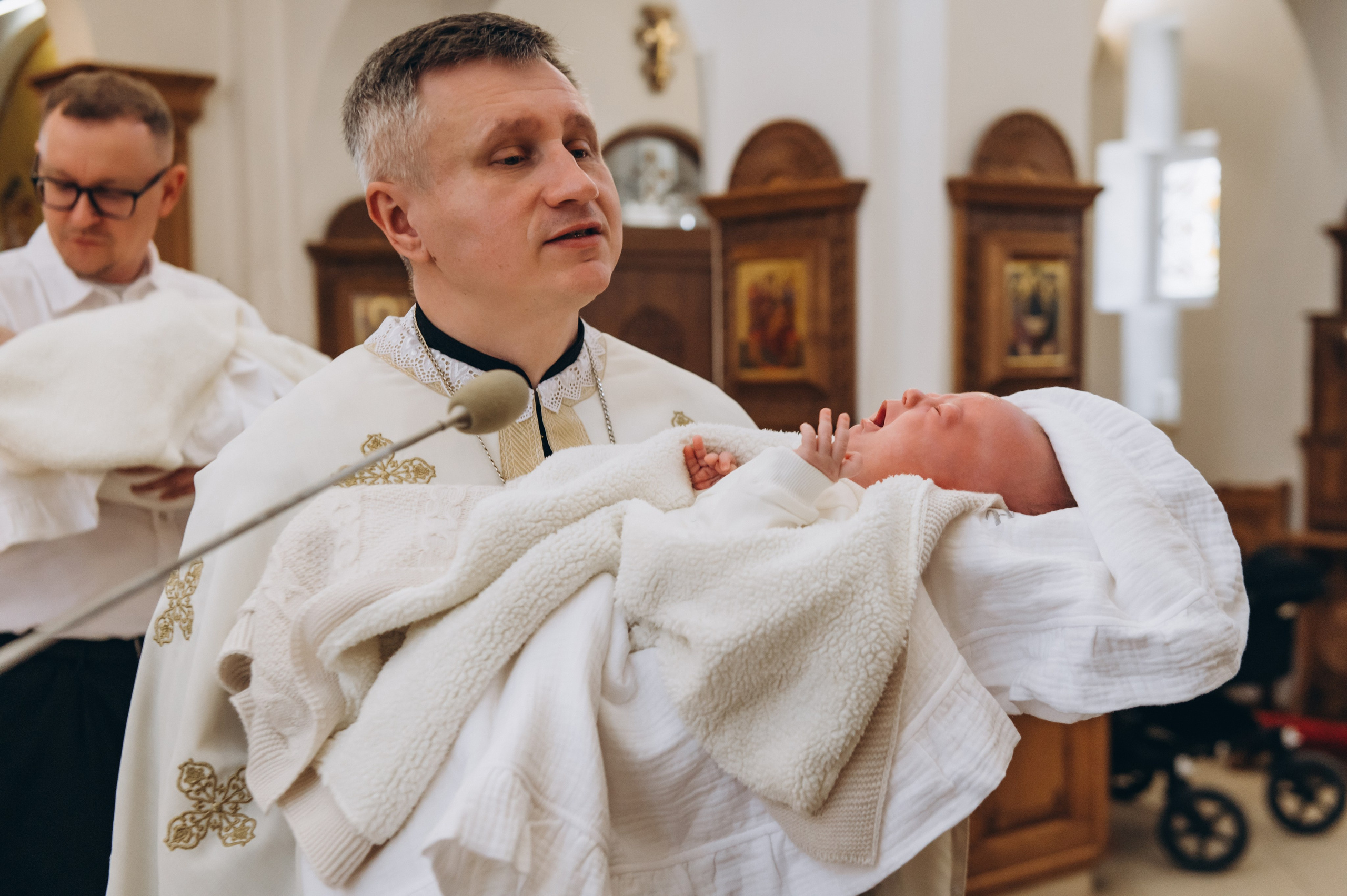 Фотосесія Хрещення Тернопіль, зйомка Хрестин Тернопіль, Храм Різдва Пресвятої Богородиці УГКЦ Тернопіль. Сімейний, дитячий та індивідуальний фотограф в м. Тернопіль, м. Львів