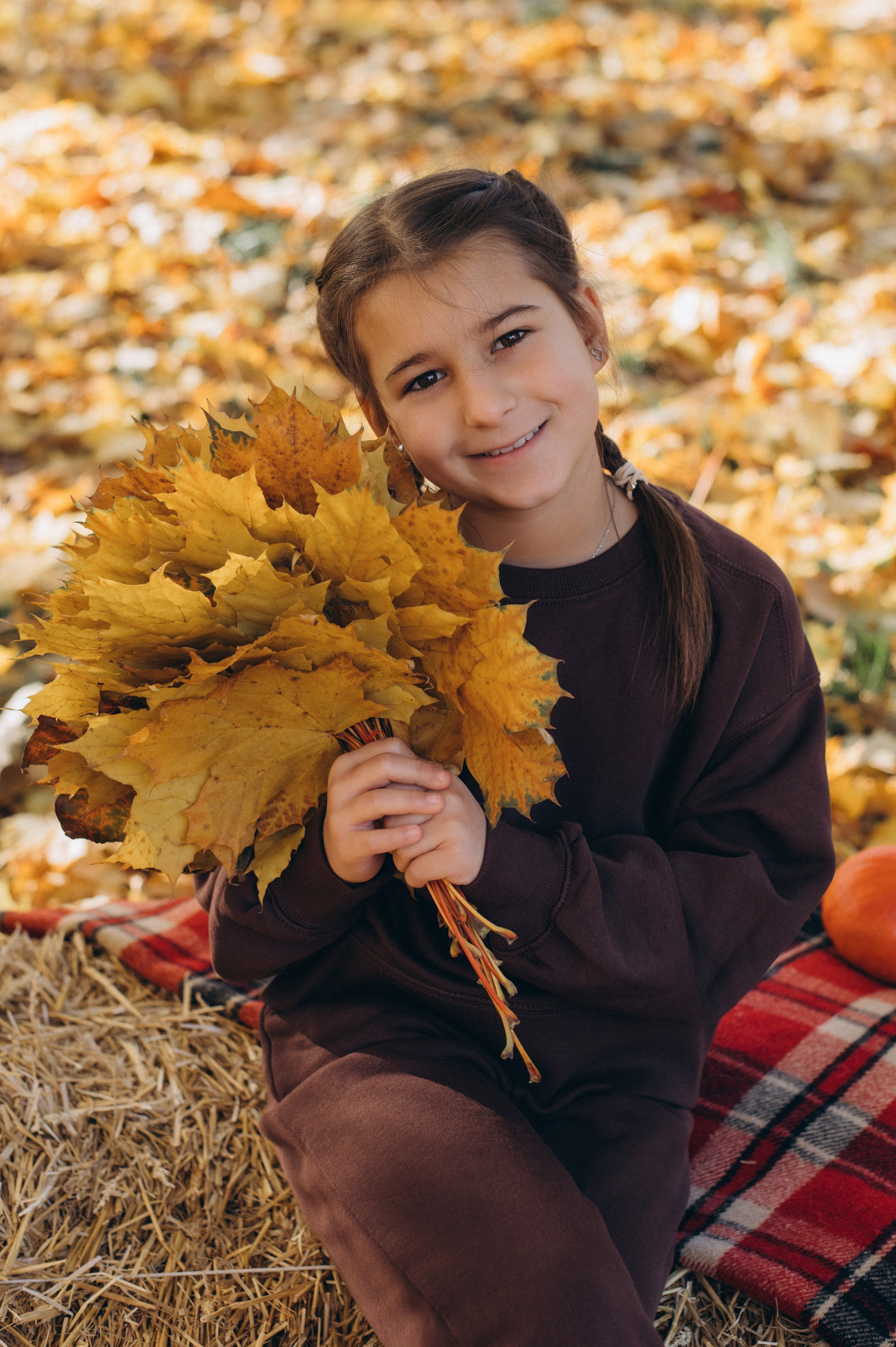 Осіння фотосесія 4 класу на віньєтки, випускні фотоальбоми Тернопіль, фотосесія випускників Тернопіль, шкільний випускний альбом Тернопіль. Сімейний, дитячий та індивідуальний фотограф в м. Тернопіль, м. Львів