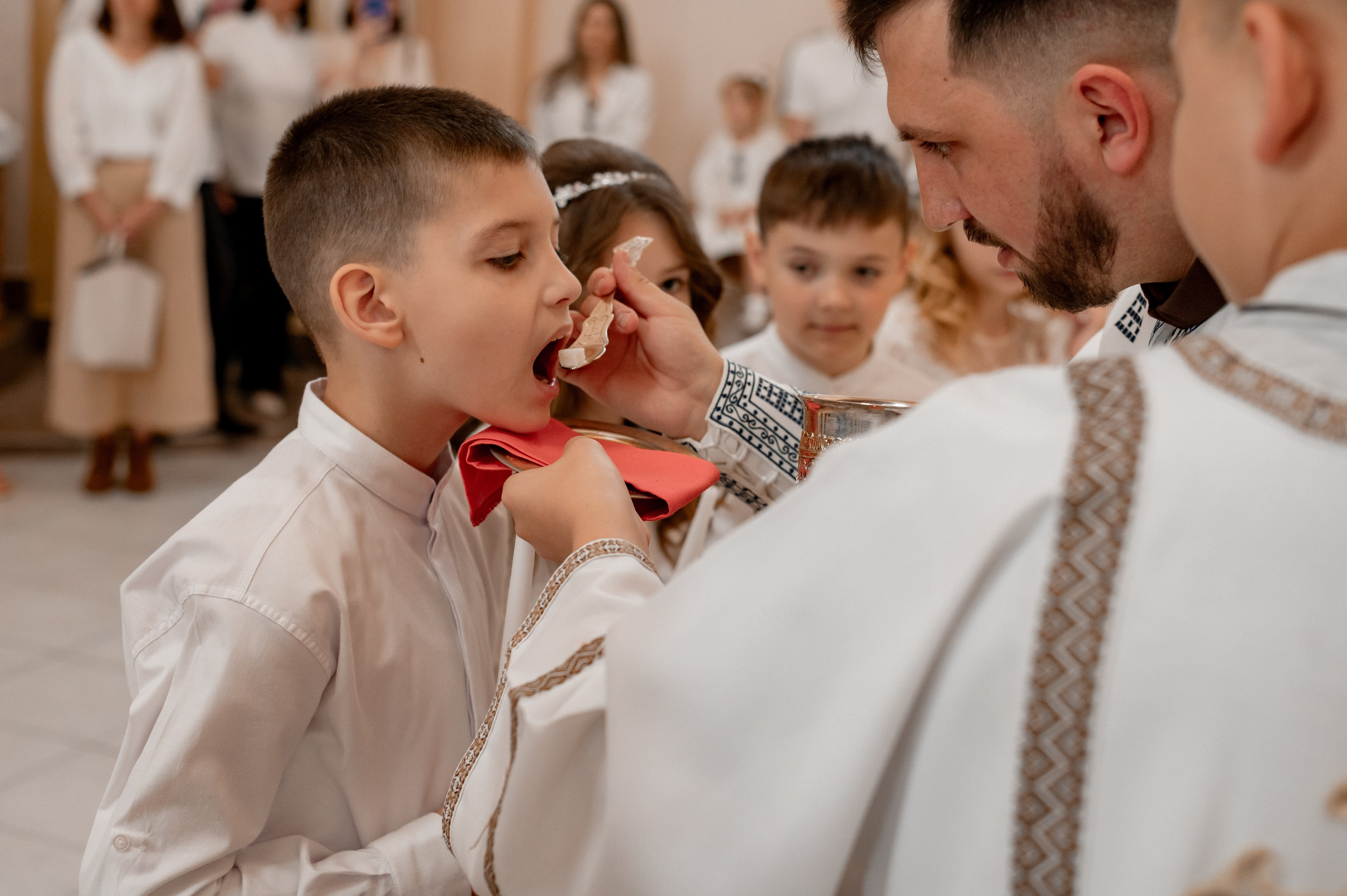 Фотосесія Першого Причастя Тернопіль, зйомка Причастя Тернопіль, Таїнство Першого Причастя Тернопіль, Катедра Причастя Тернопіль. Сімейний, дитячий та індивідуальний фотограф в м. Тернопіль, м. Львів