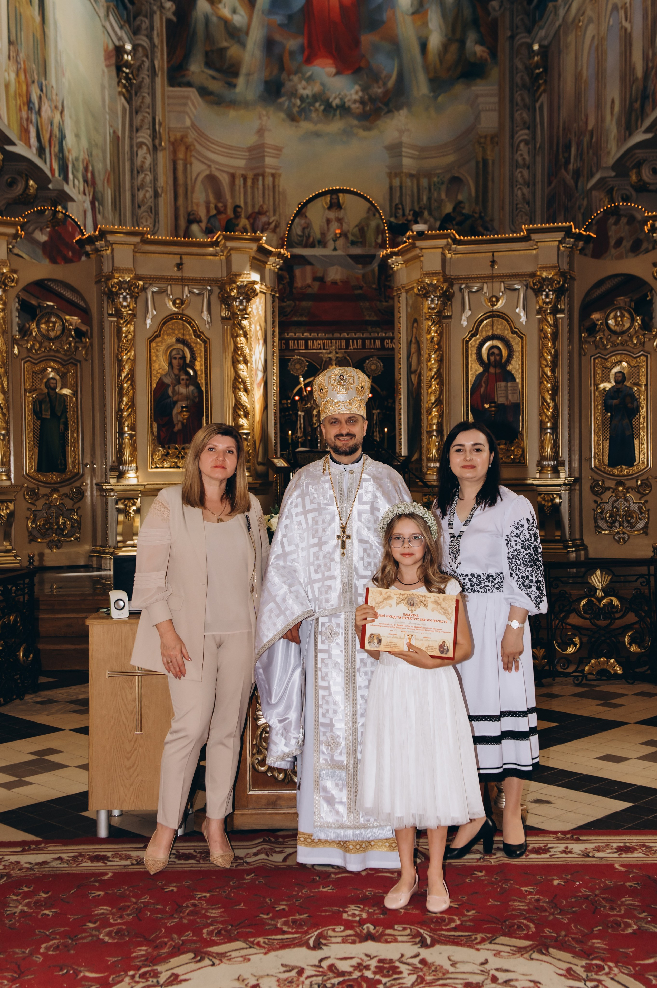 Фотосесія Першого Причастя Тернопіль, фотосесія Причастя Тернопіль, Таїнство Першого Причастя Тернопіль, Катедра Причастя Тернопіль. Сімейний, дитячий та індивідуальний фотограф в м. Тернопіль, м. Львів
