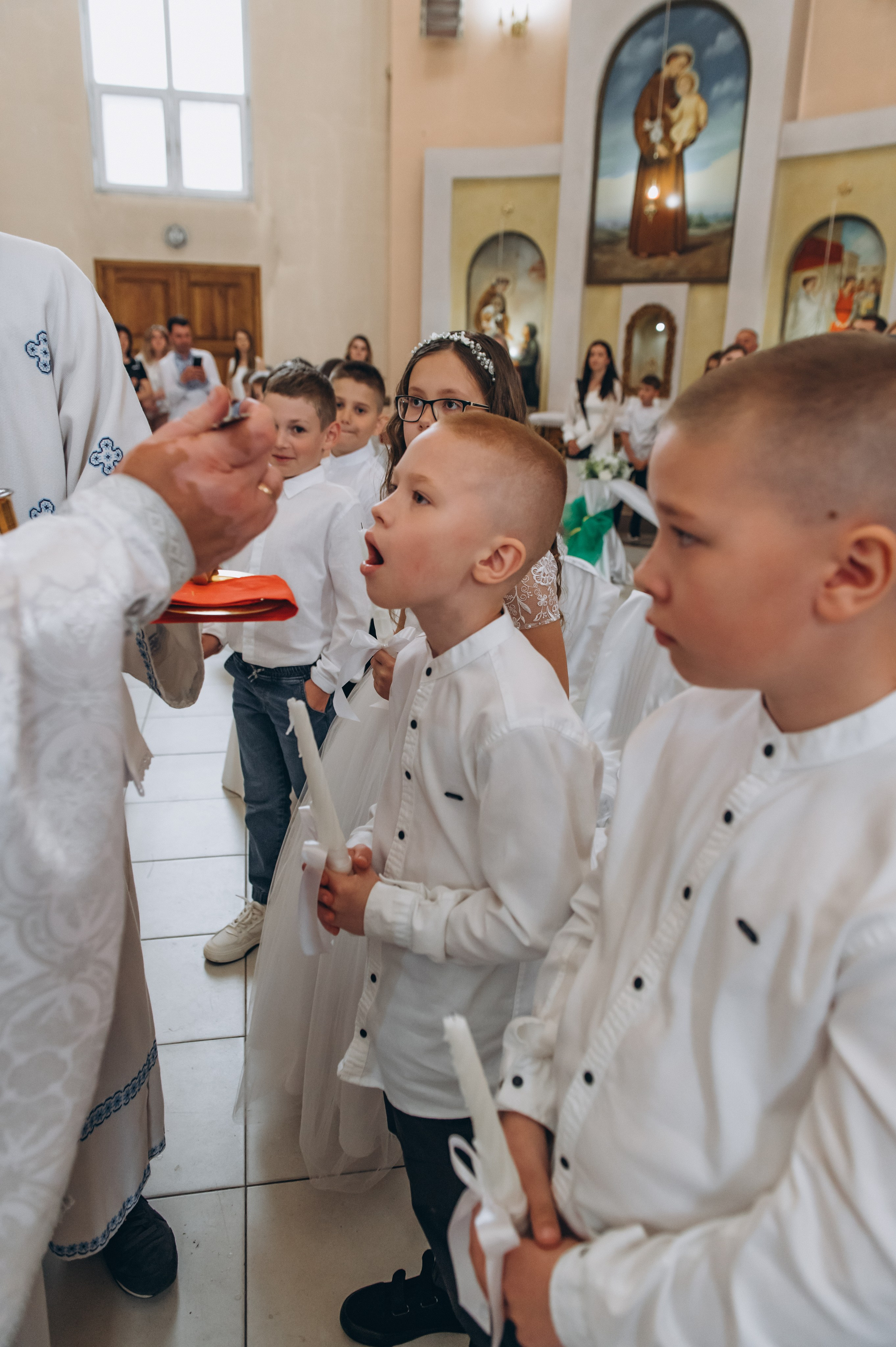 Фотосесія Причастя Тернопіль, зйомка Причастя, фотограф на Причастя Тернопіль, Причастя Львів, церква Петра і Павла. Сімейний, дитячий та індивідуальний фотограф в м. Тернопіль, м. Львів