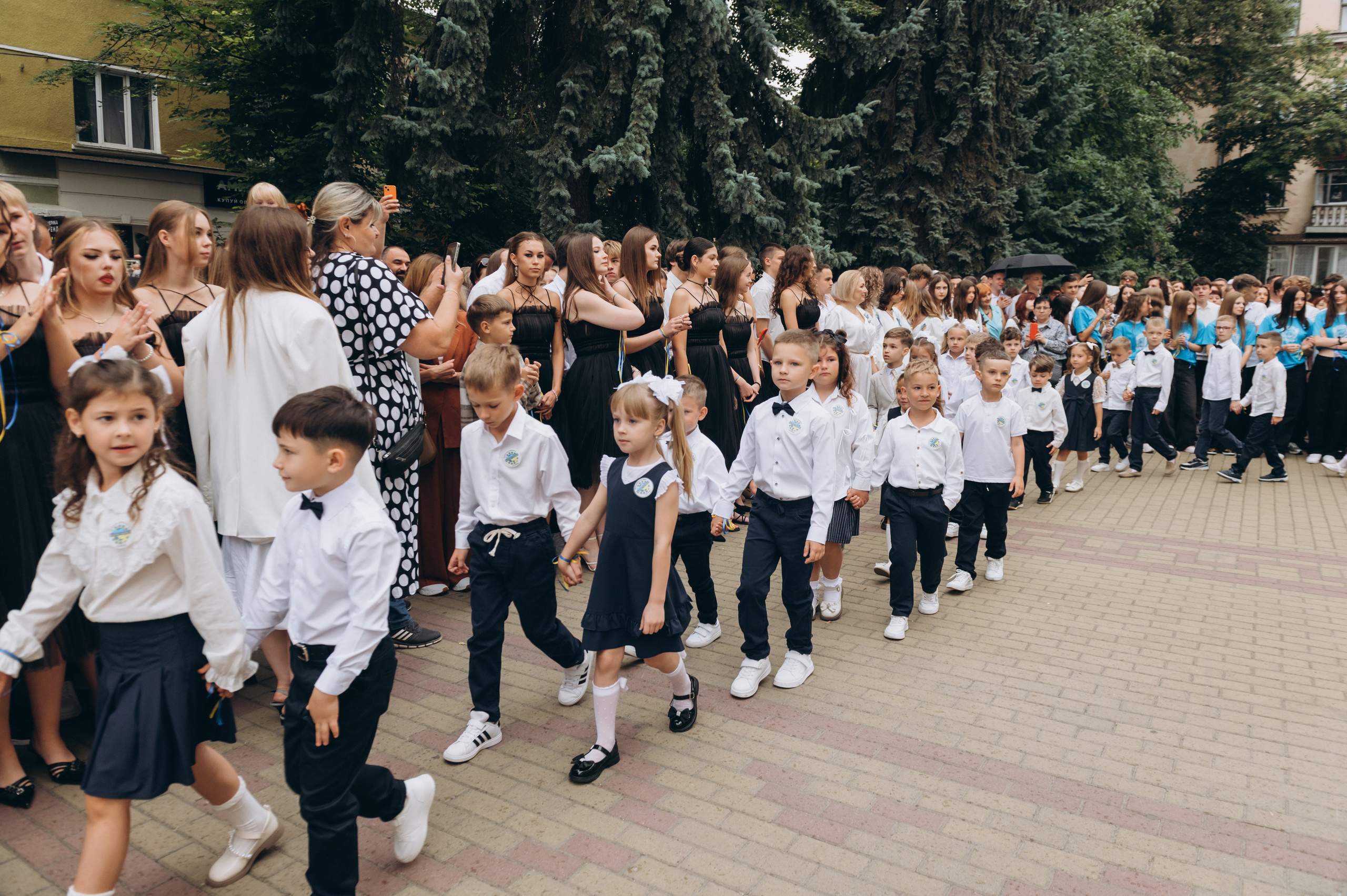 Перший дзвоник у Тернополі, фотосесія першокласників