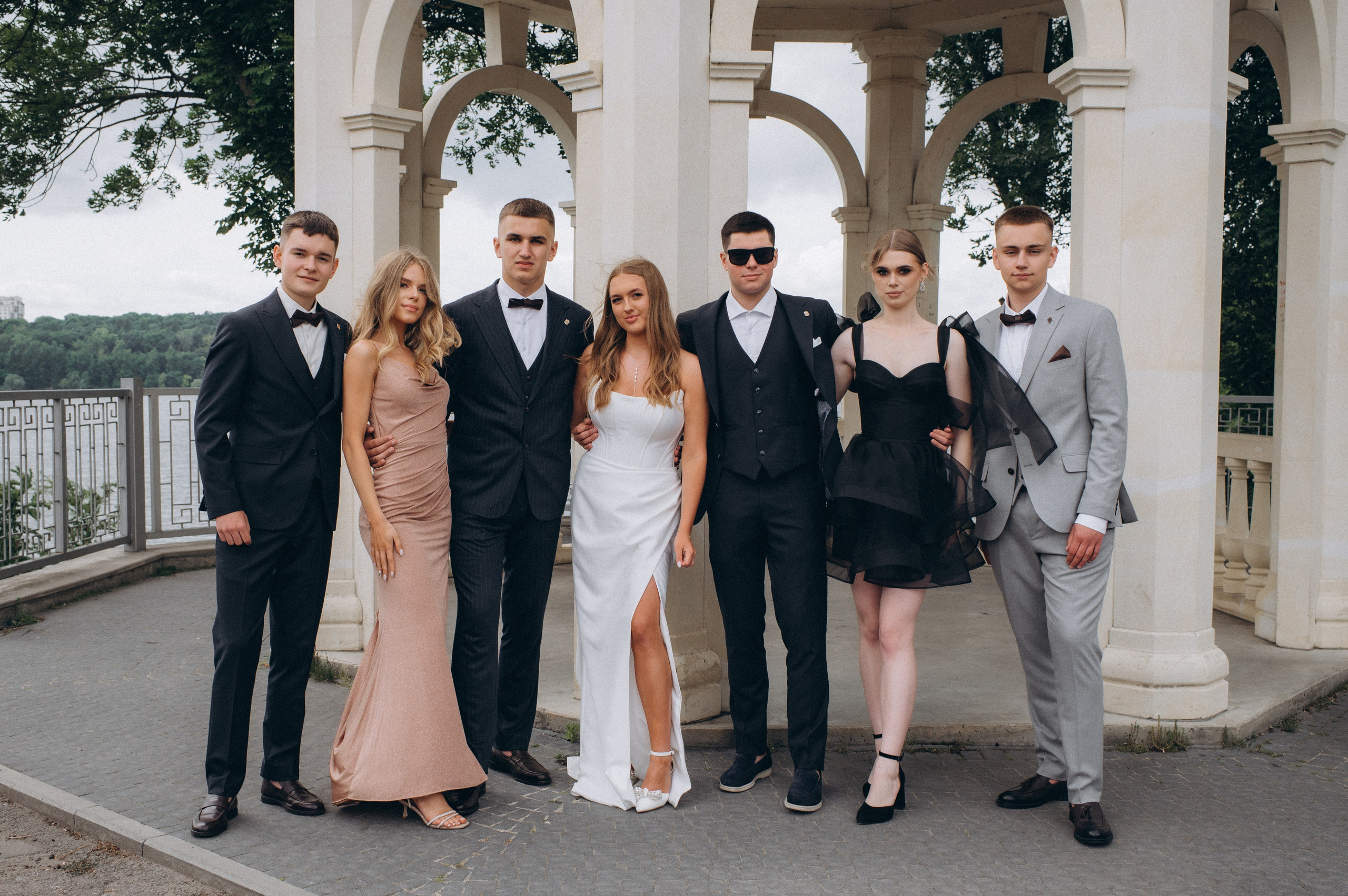 Випускники 2025, фотосесія випускного Тернопіль, фотосесія випускників Тернопіль, зйомка випускного, фотосесія випускного. Сімейний, дитячий та індивідуальний фотограф в м. Тернопіль, м. Львів